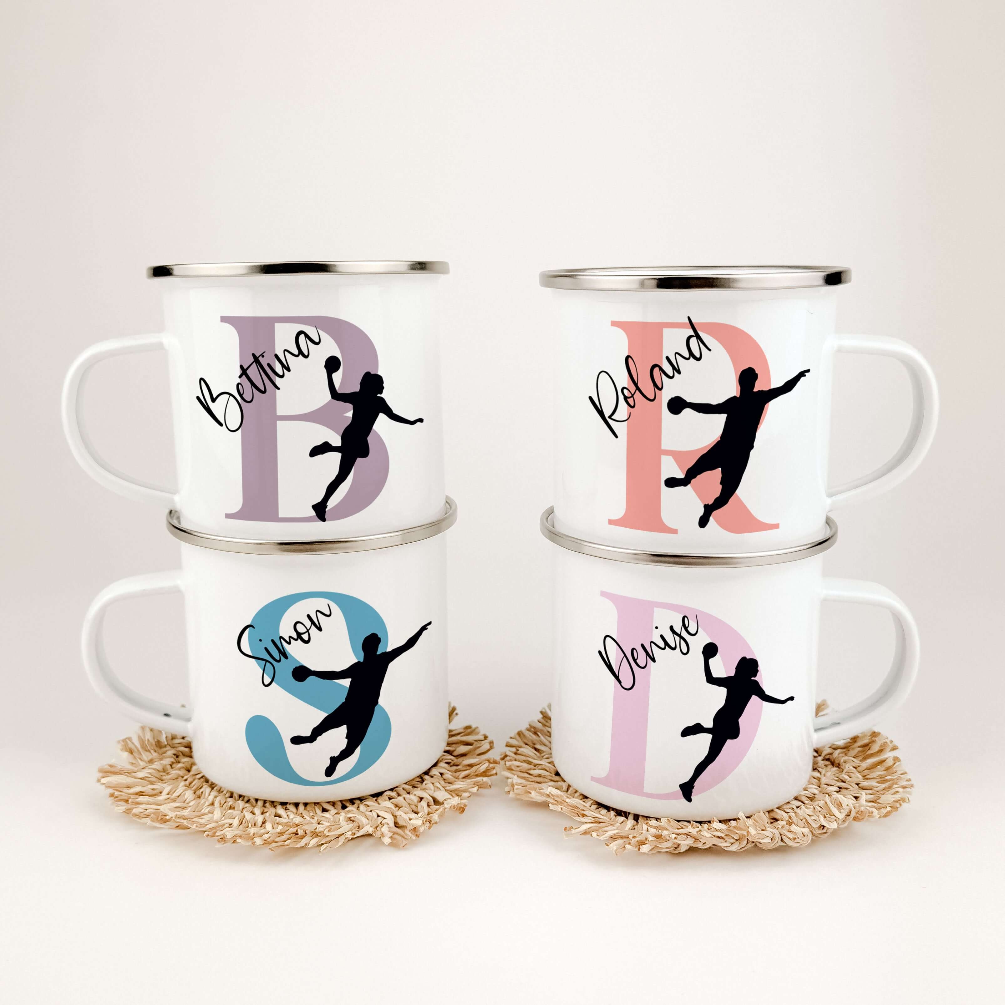 Emaille Tasse mit Namen Handball-famprints-Emaille Tasse-Entdecke die Emaille Tasse mit Namen Handball – das perfekte Geschenk für kleine Handballfans! Diese personalisierte Tasse bringt Freude in den Alltag und sorgt für ein Lächeln bei jedem Schluck. Mi