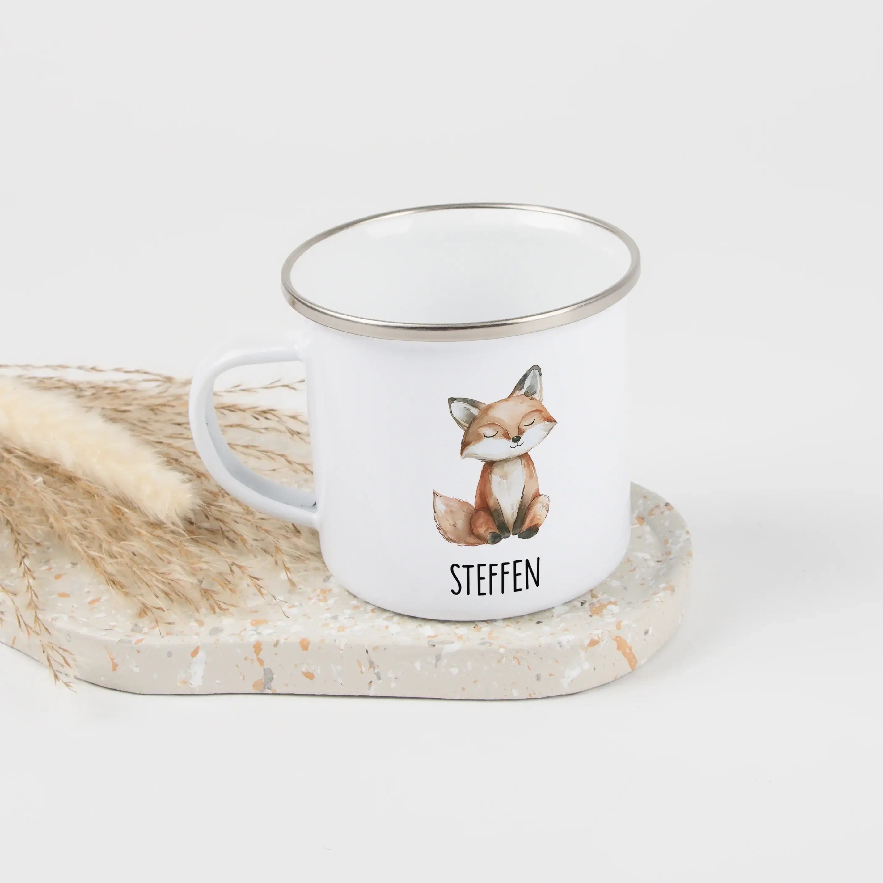 Emaille Tasse Fuchs-Emaille Tasse-famprints-Die Emaille Tasse Fuchs von famprints verwandelt kleine Alltagsmomente in persönliche Glücksaugenblicke. Mit ihren liebevoll gestalteten Aquarell-Fuchsillustrationen wird sie schnell zur neuen Lieblingstasse für