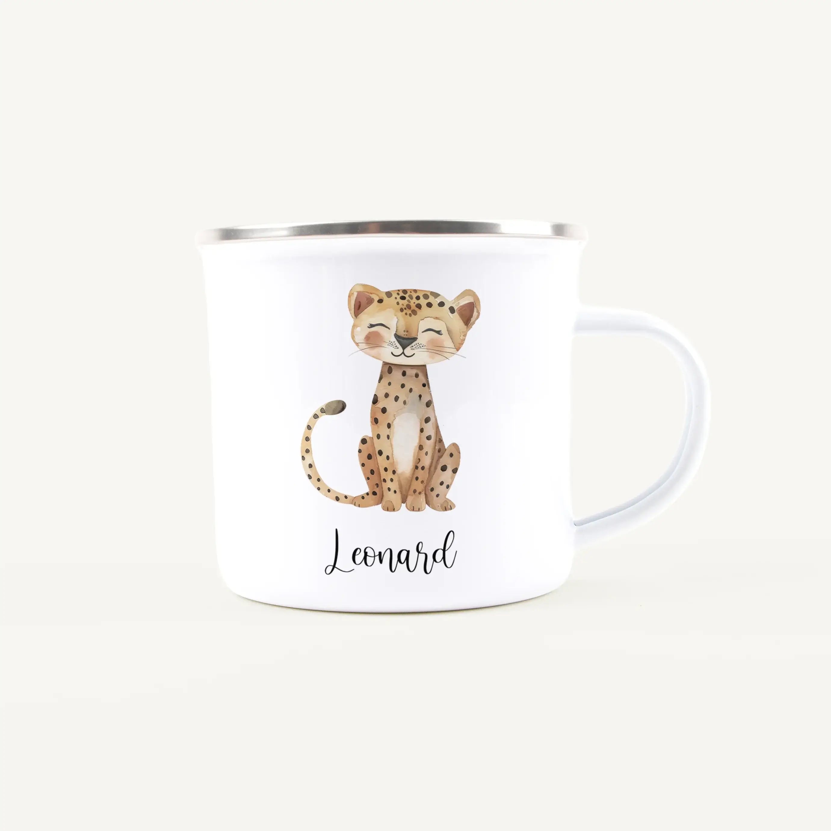 Emaille Tasse Gepard-Emaille Tasse-famprints-Die Emaille Tasse Gepard von famprints ist genau das Richtige, wenn du ein persönliches Geschenk mit Charakter suchst oder deinem Kind eine eigene Lieblingstasse schenken möchtest. Das liebevoll gestaltete Gepa