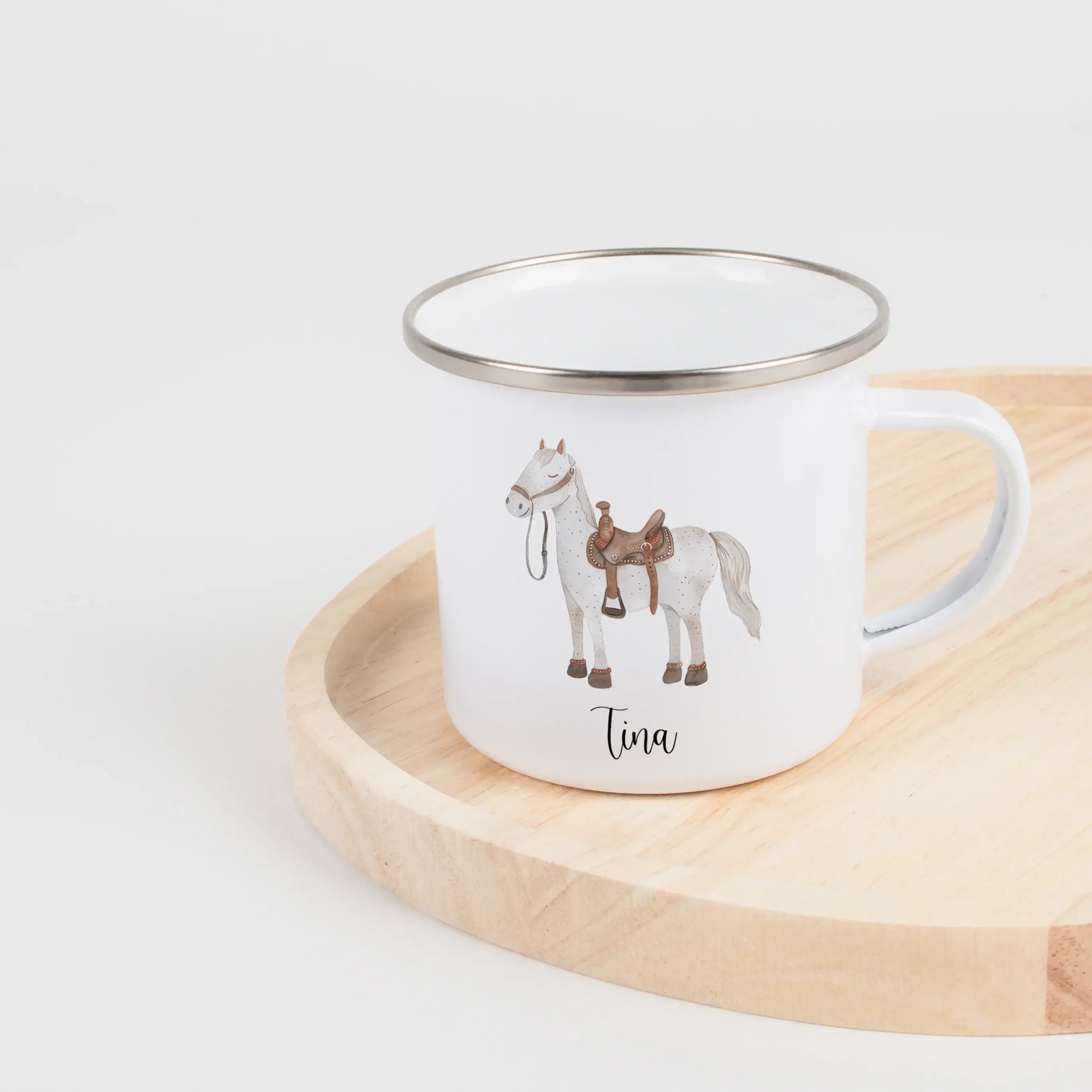 Emaille Tasse Pferd-Emaille Tasse-famprints-Entdecke die zauberhafte Emaille Tasse mit einem süßen Pferd, die nicht nur praktisch ist, sondern auch ein Stückchen Freude in den Alltag deines Kindes bringt. Diese personalisierte Tasse wird mit Liebe für dic