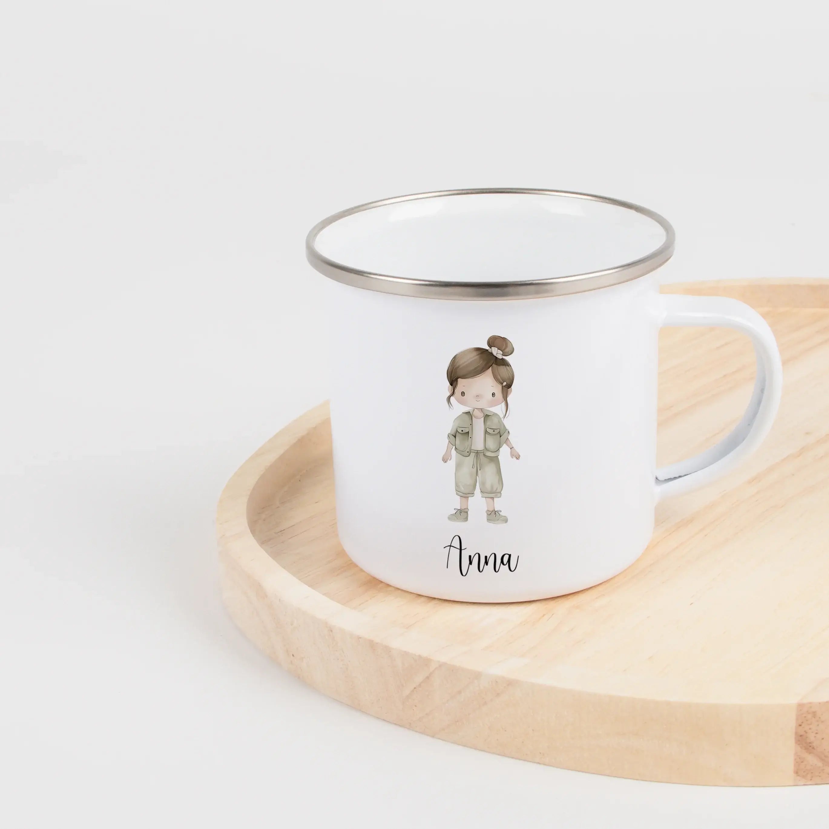 Emaille Tasse Pfadfinderin-Emaille Tasse-famprints-Die Emaille Tasse Pfadfinderin von famprints ist für kleine Entdeckerinnen gemacht, die neugierig durchs Leben gehen. Ob beim Frühstück, im Kindergarten oder auf dem nächsten Ausflug – dieser personalisie