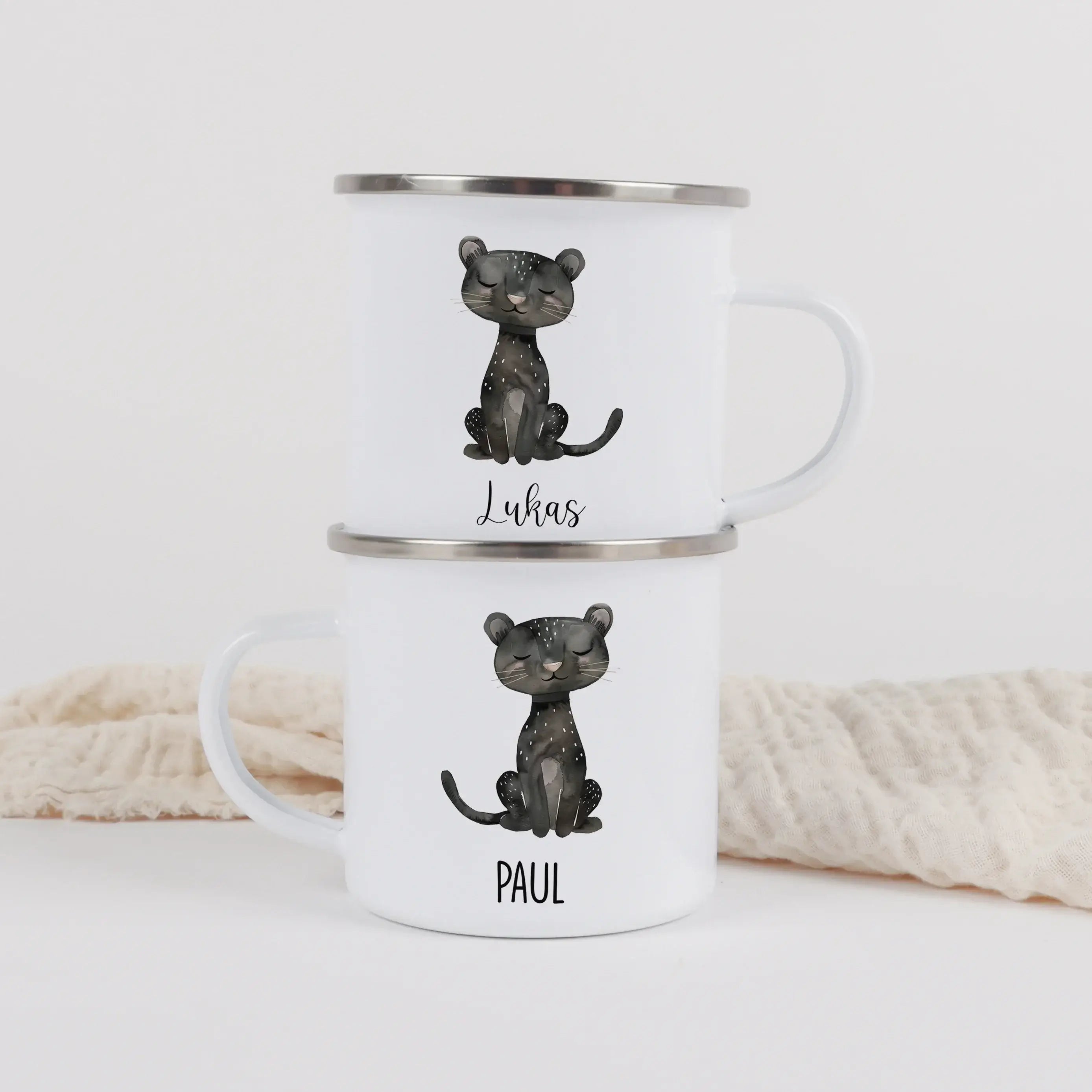 Emaille Tasse Panther-Emaille Tasse-famprints-Die Emaille Tasse Panther von famprints ist mehr als ein Becher – sie ist ein persönliches Geschenk mit Bedeutung. Das liebevoll gestaltete Panther-Motiv wirkt modern, verspielt und zeitlos zugleich und wird m