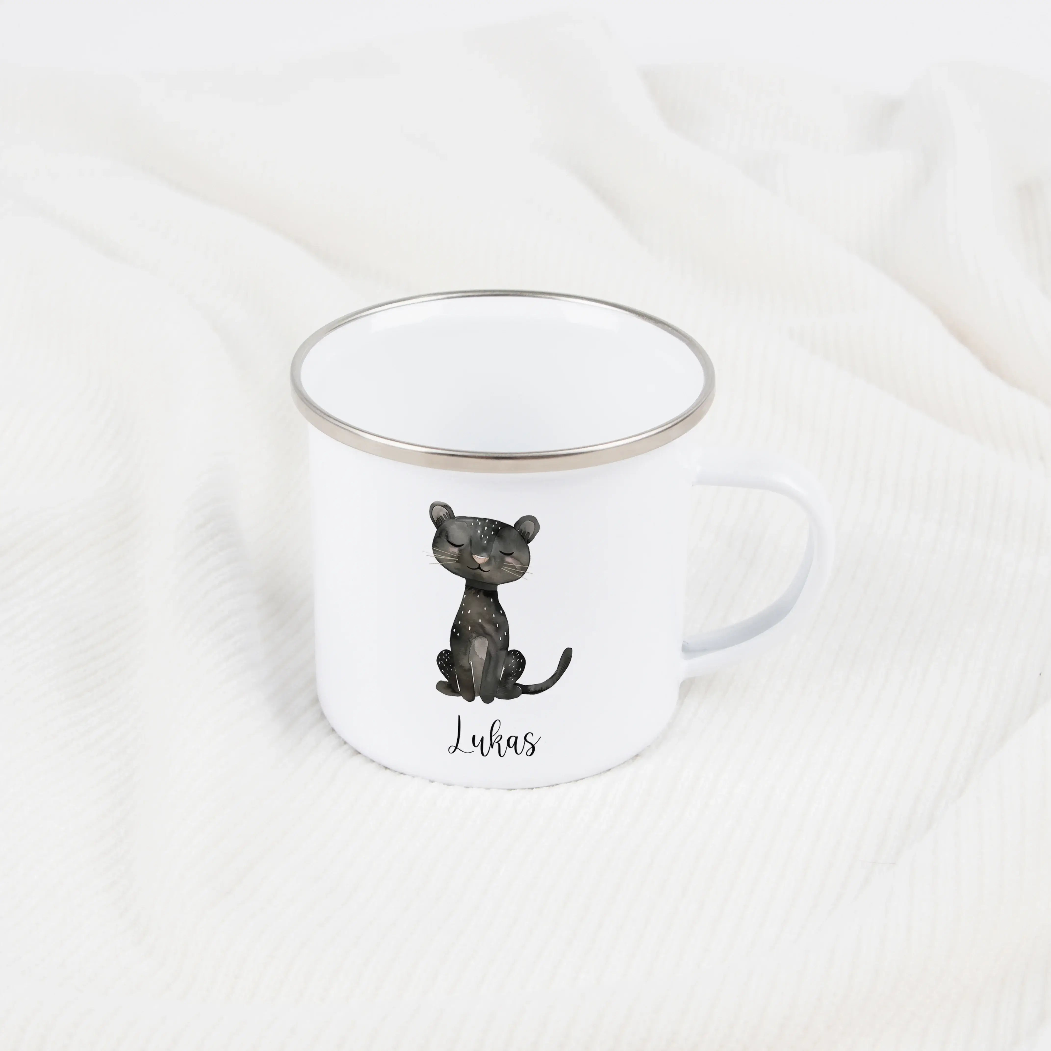 Emaille Tasse Panther-Emaille Tasse-famprints-Die Emaille Tasse Panther von famprints ist mehr als ein Becher – sie ist ein persönliches Geschenk mit Bedeutung. Das liebevoll gestaltete Panther-Motiv wirkt modern, verspielt und zeitlos zugleich und wird m