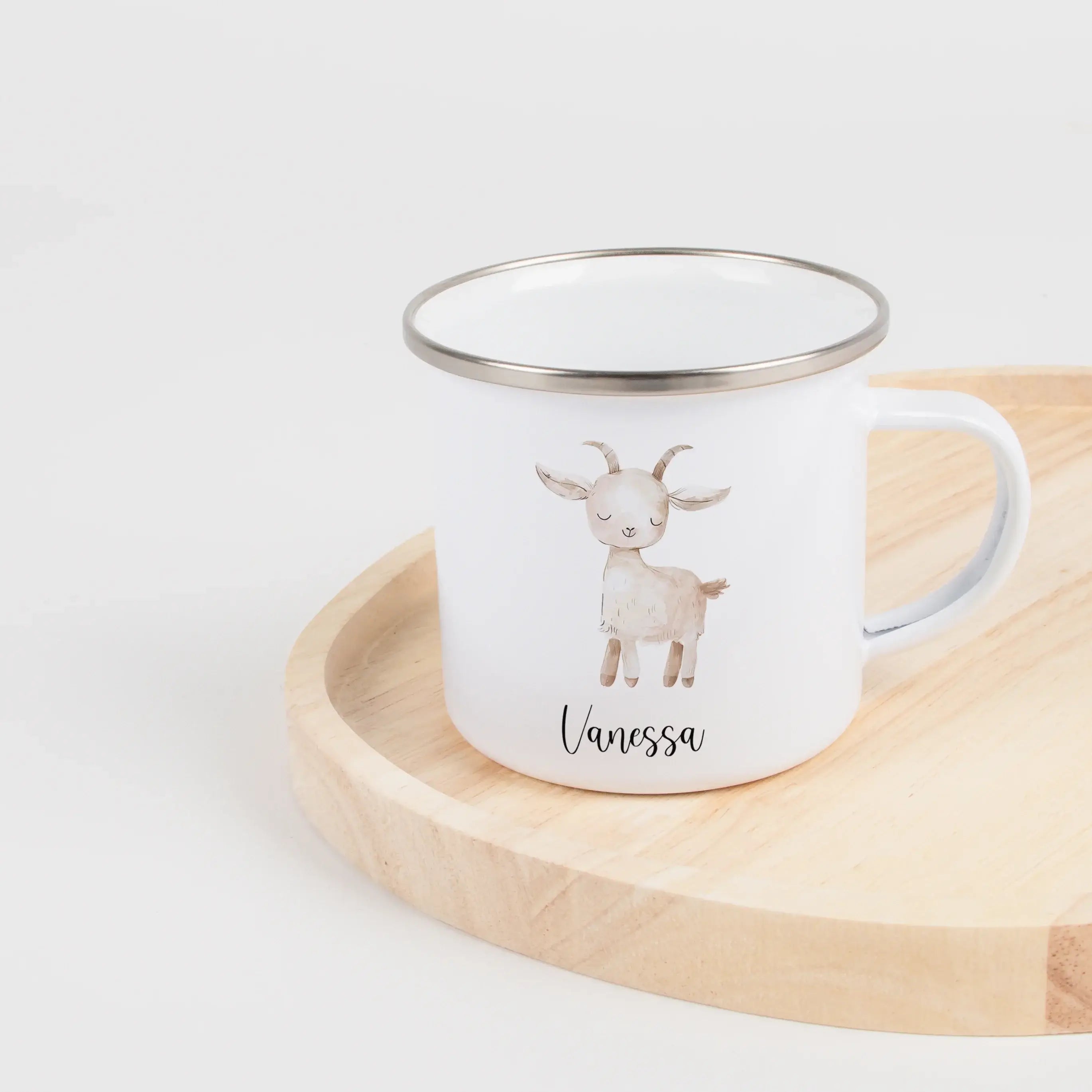 Emaille Tasse Ziege-Emaille Tasse-famprints-Die Emaille Tasse Ziege von famprints ist genau das Richtige, wenn du ein persönliches Geschenk suchst, das im Alltag wirklich genutzt wird. Das liebevoll illustrierte Ziegenmotiv macht die Tasse zu einem echten