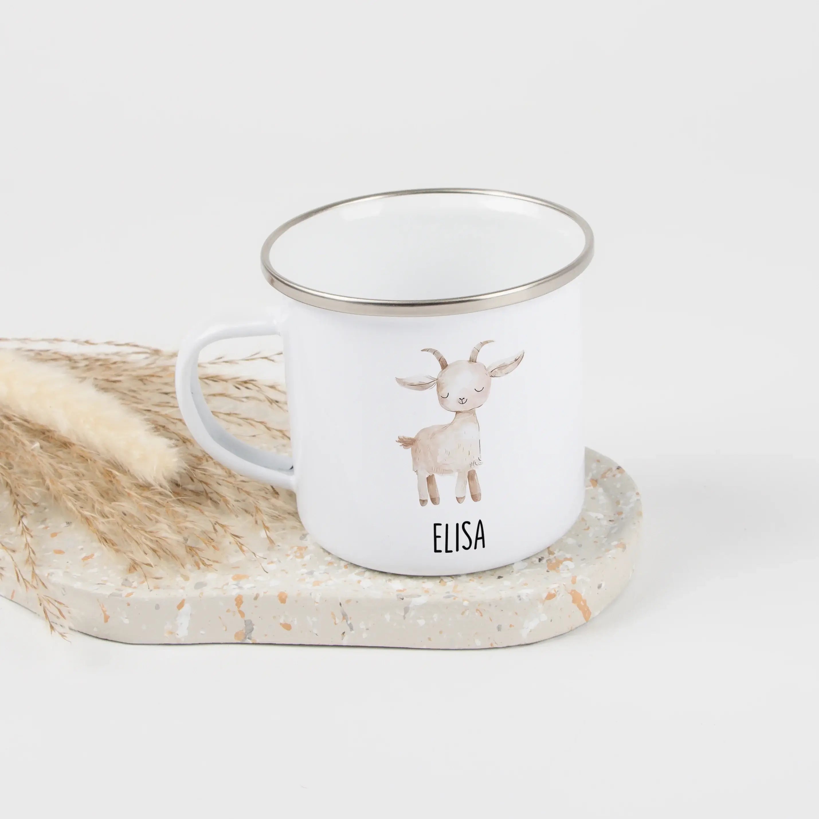 Emaille Tasse Ziege-Emaille Tasse-famprints-Die Emaille Tasse Ziege von famprints ist genau das Richtige, wenn du ein persönliches Geschenk suchst, das im Alltag wirklich genutzt wird. Das liebevoll illustrierte Ziegenmotiv macht die Tasse zu einem echten