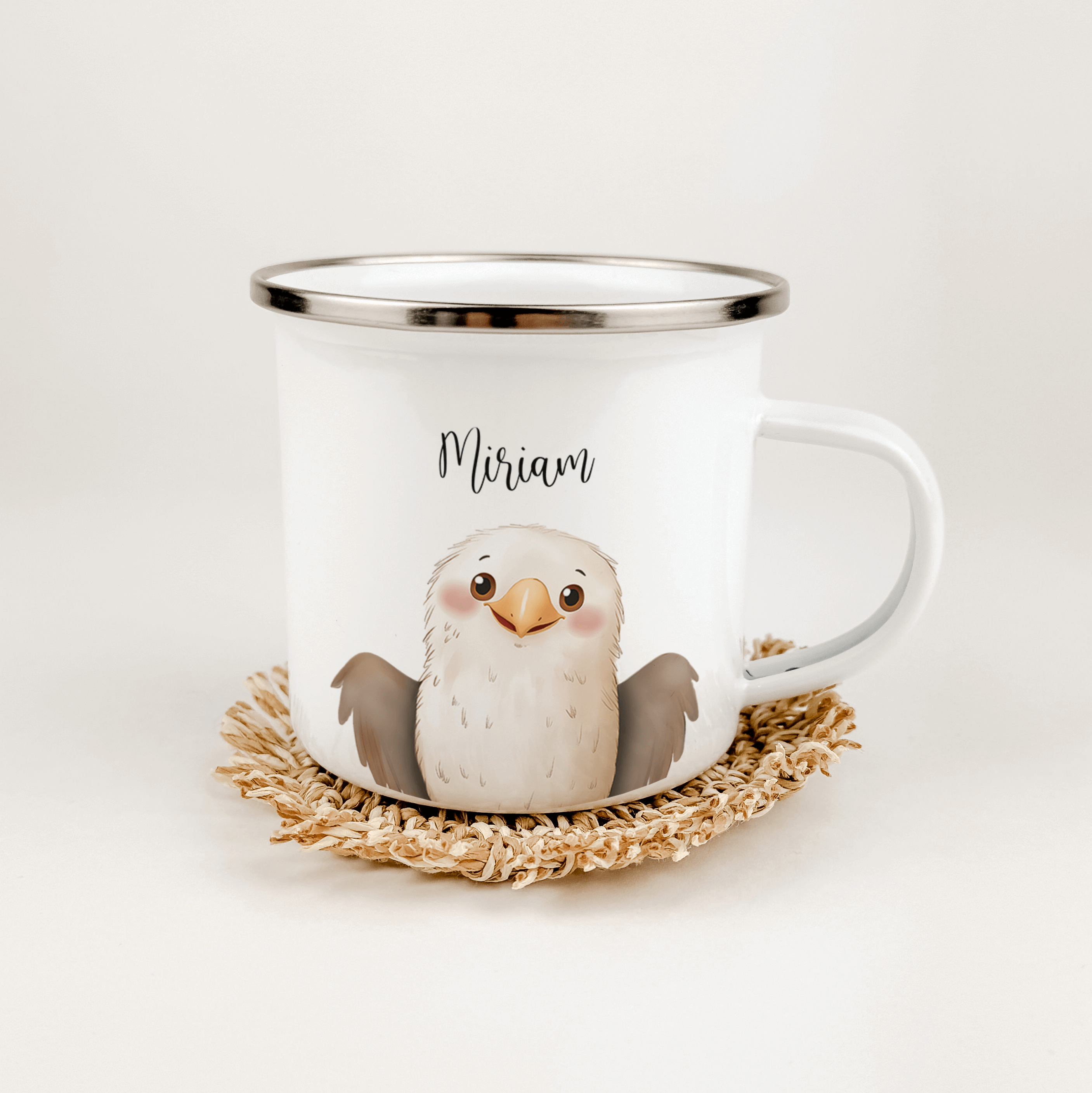 Emaille Tasse Adler Portrait-famprints-Emaille Tasse-Entdecke die exklusive Emaille Tasse Adler Portrait, die Funktionalität und persönlichen Stil perfekt vereint. Diese Tasse ist mehr als nur ein Becher – sie ist ein liebevolles, personalisiertes Geschen
