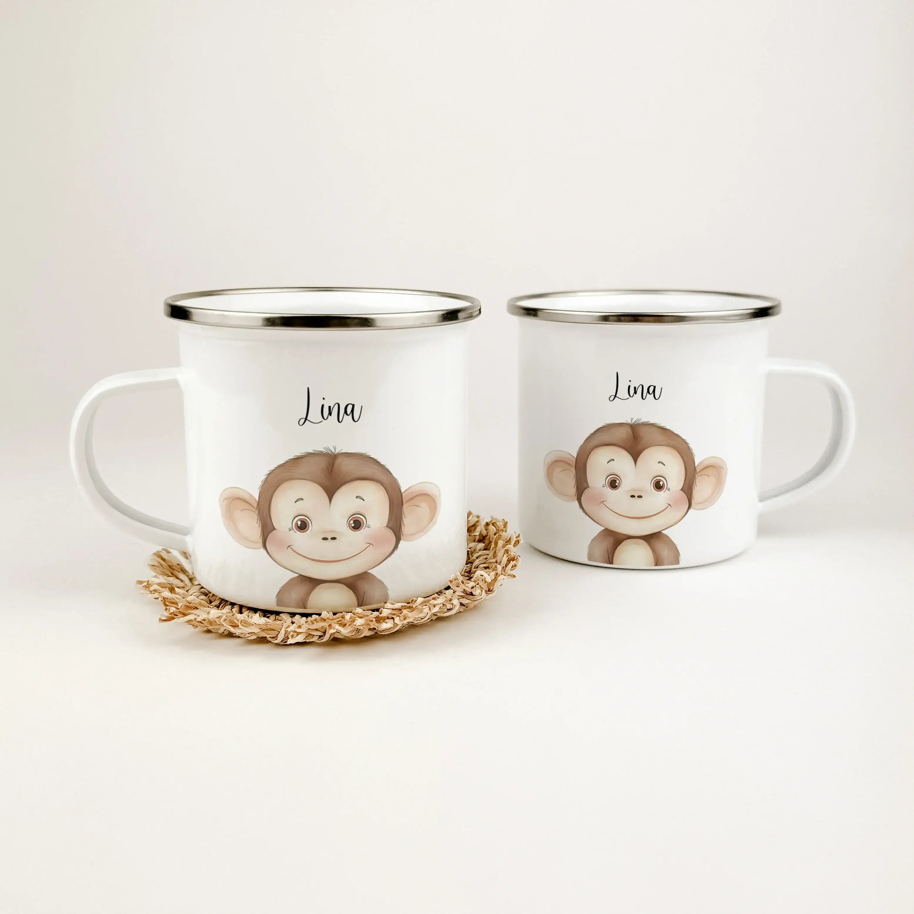 Emaille Tasse Affe Portrait-famprints-Emaille Tasse-Entdecke die bezaubernde Emaille Tasse Affe Portrait, die jedes Kind verzaubert! Diese liebevoll gestaltete Emaille Tasse personalisiert macht jeden Schluck zu einem besonderen Moment: Stell dir vor, wie