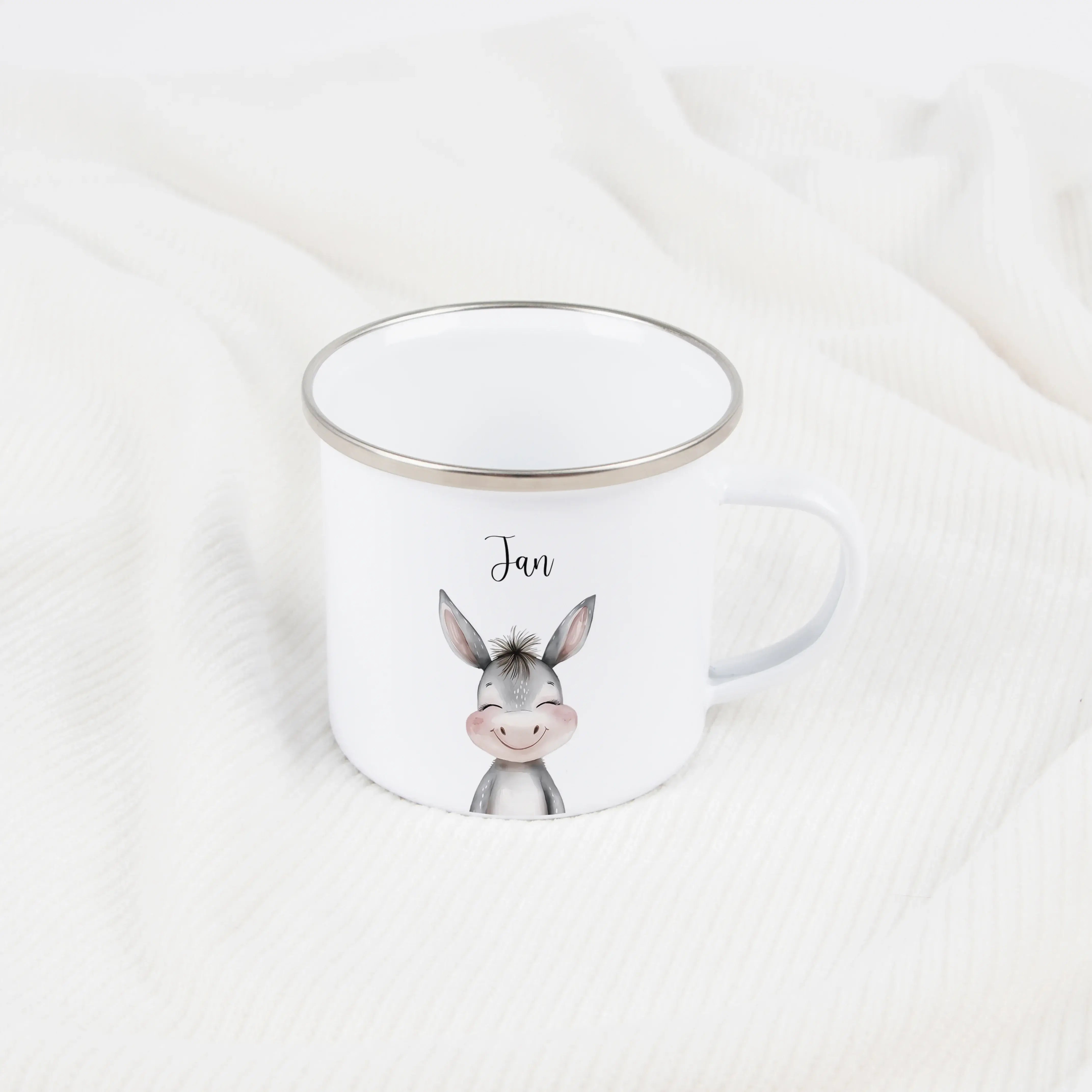 Emaille Tasse Esel Portrait-Emaille Tasse-famprints-Mit der Emaille Tasse Esel Portrait von famprints holst du dir ein liebevoll gestaltetes Geschenk ins Haus, das Kinder wie Erwachsene begeistert. Das sanfte Aquarell-Eselmotiv wird mit deinem Wunschnamen