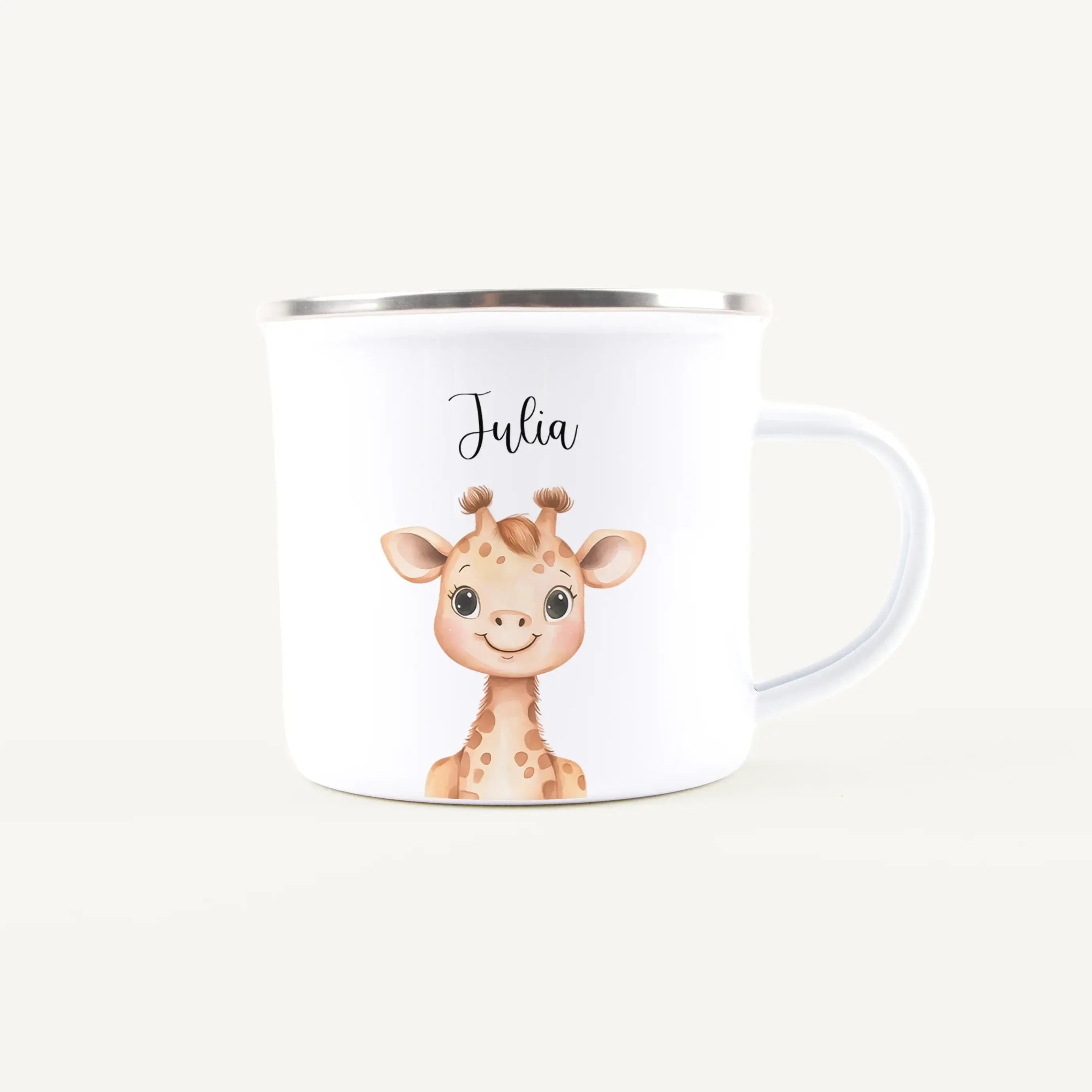 Emaille Tasse Giraffe Portrait-Emaille Tasse-famprints-Die Emaille Tasse Giraffe Portrait von famprints verwandelt jeden Morgen in einen kleinen Glücksmoment. Das liebevoll illustrierte Giraffenmotiv trifft auf einen leichten, angenehm zu haltenden Emaill