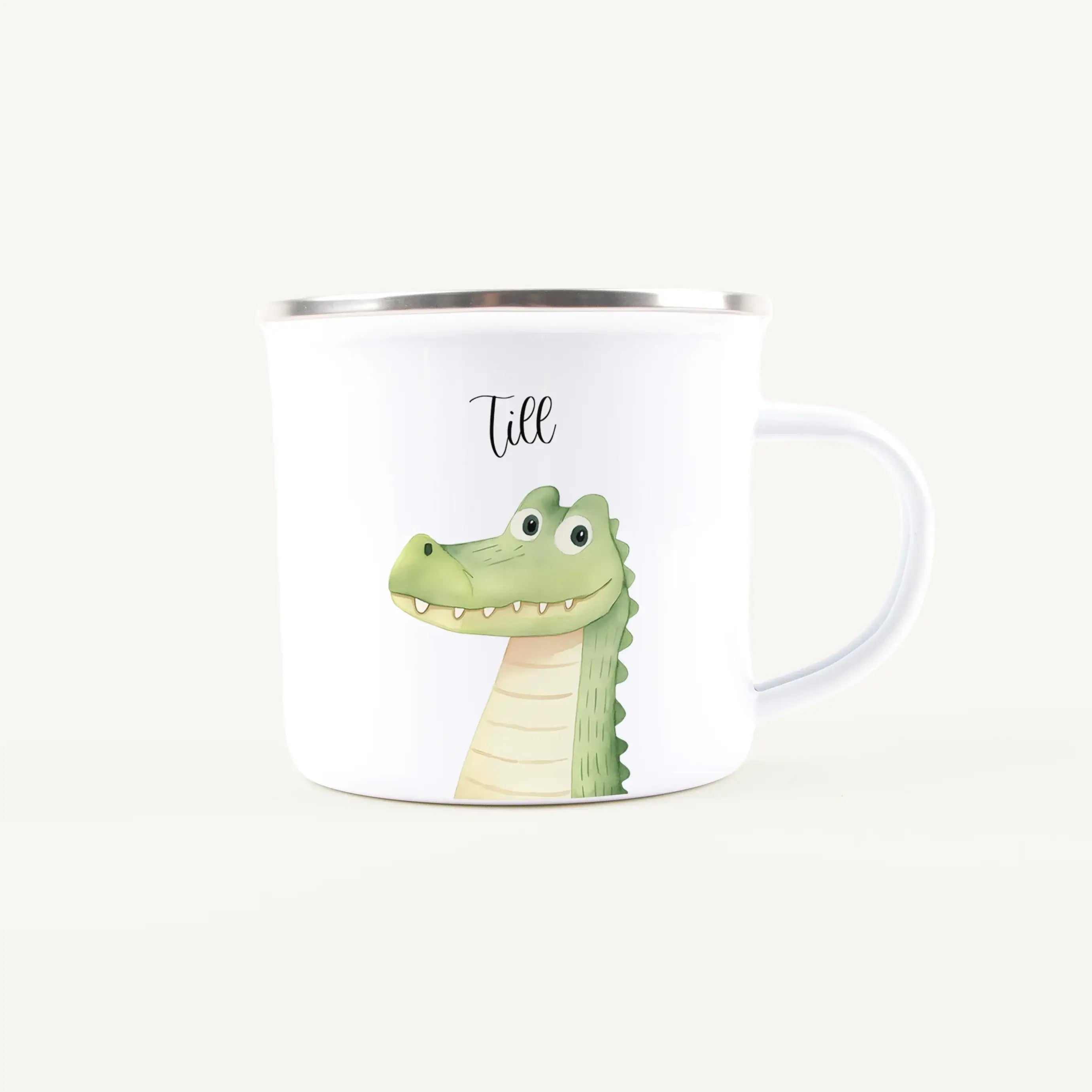 Emaille Tasse Krokodil Portrait-Emaille Tasse-famprints-Die Emaille Tasse Krokodil Portrait von famprints ist genau das Richtige, wenn du ein personalisiertes Geschenk suchst, das auffällt und im Alltag gern benutzt wird. Das detailreiche Krokodil-Motiv i