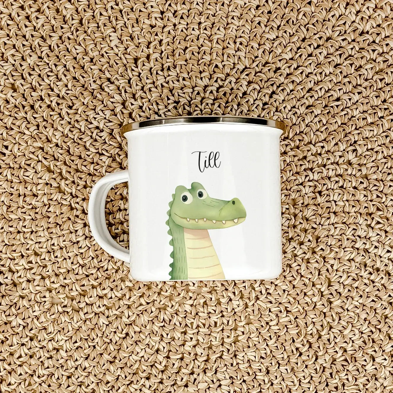 Emaille Tasse Krokodil Portrait-famprints-Emaille Tasse-Entdecke die zauberhafte Emaille Tasse Krokodil Portrait, die deinem Alltag einen besonderen Glanz verleiht und dir ein Lächeln ins Gesicht zaubert. Diese Emaille Tasse personalisiert ist mehr als nu