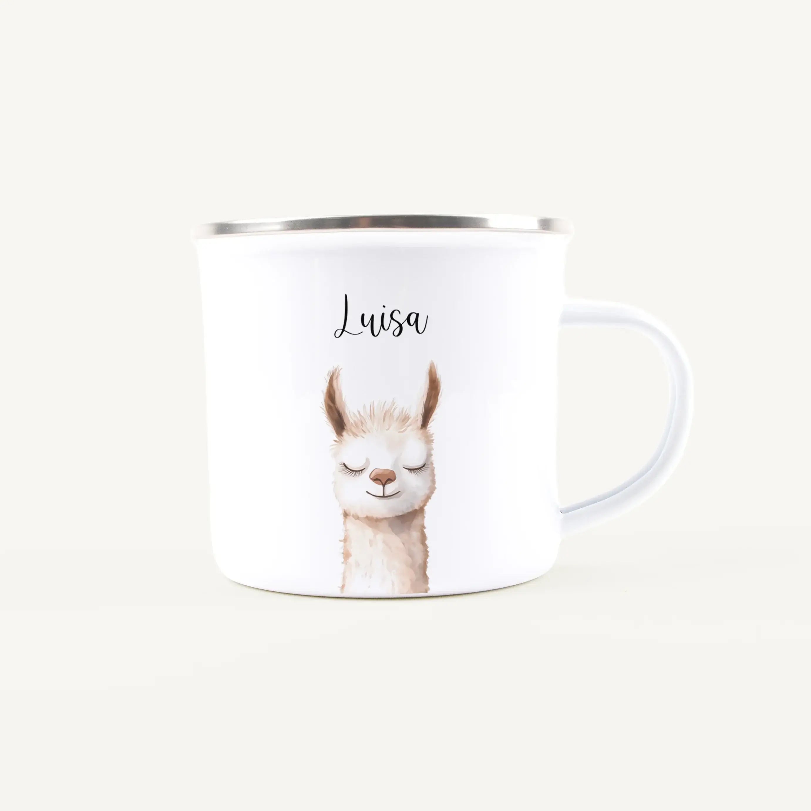Emaille Tasse Lama Portrait-Emaille Tasse-famprints-Die Emaille Tasse Lama Portrait ist ein liebevoll gestalteter Emaille Becher für alle, die personalisierte Geschenke mit Charakter suchen. Das detailreiche Lama-Motiv im modernen Aquarellstil macht die T