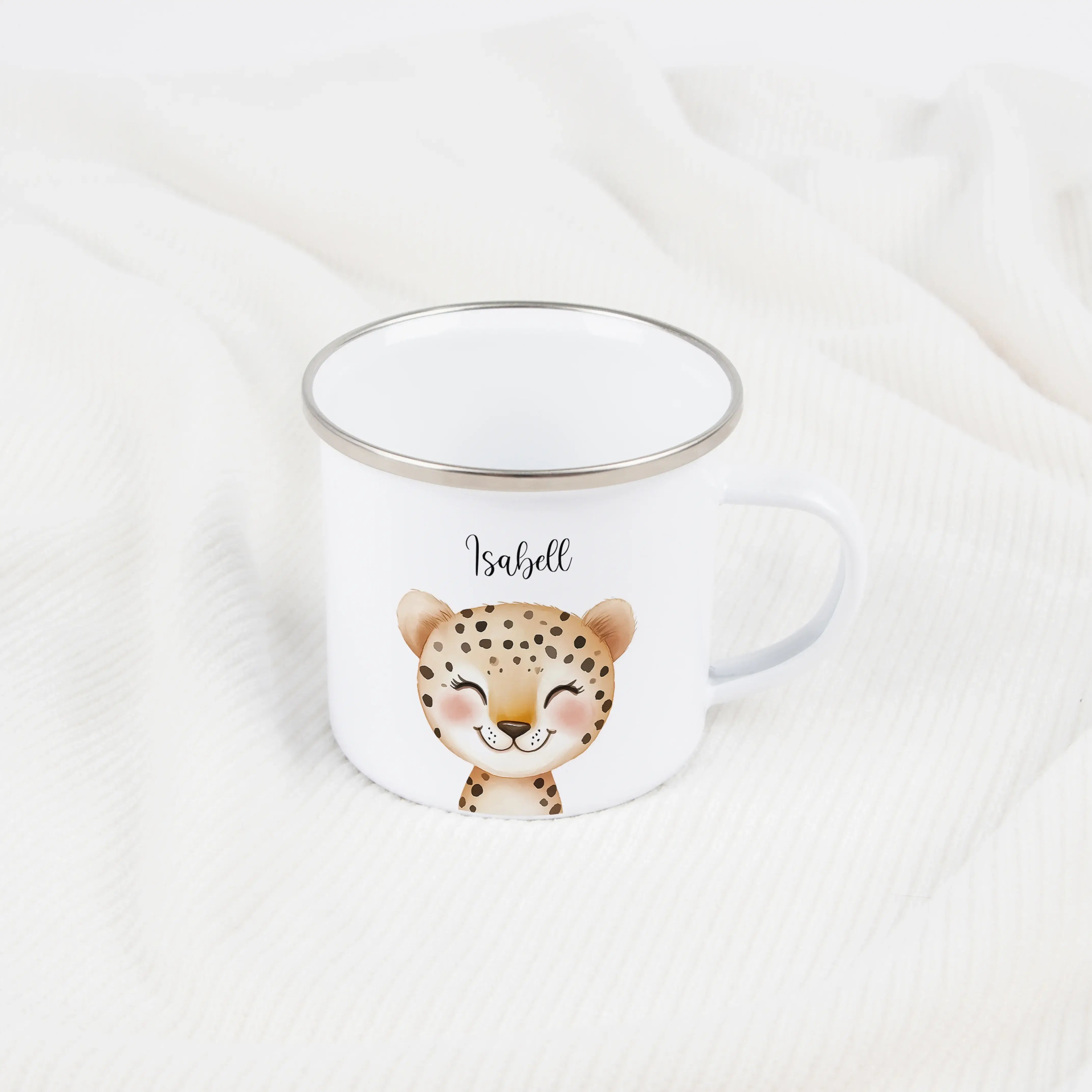Emaille Tasse Leopard Portrait-Emaille Tasse-famprints-Die Emaille Tasse Leopard Portrait von famprints ist genau das Richtige, wenn du ein personalisiertes Geschenk suchst, das auffällt und gleichzeitig alltagstauglich ist. Das detailreiche Leoparden-Por