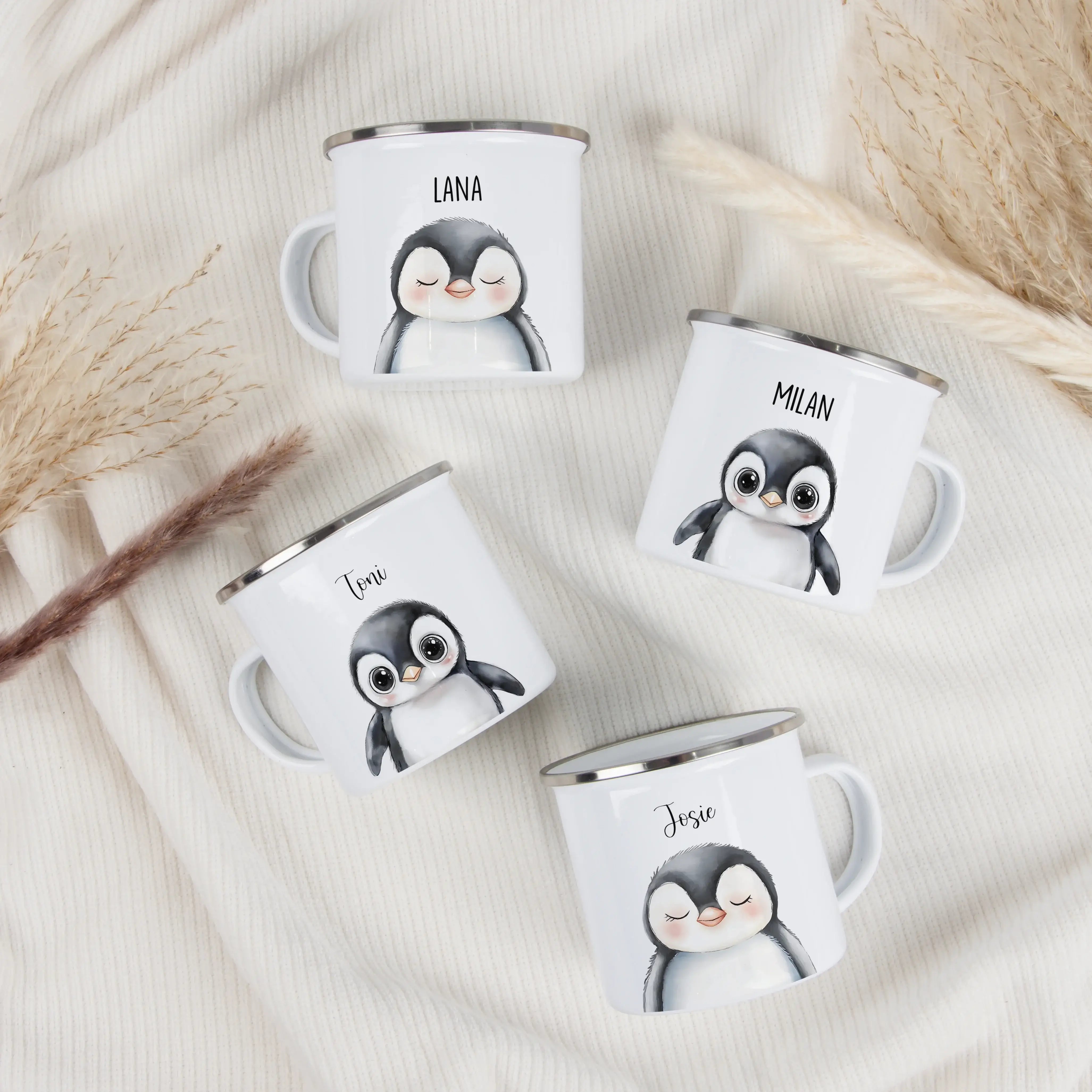 Emaille Tasse Pinguin Portrait-Emaille Tasse-famprints-Die Emaille Tasse Pinguin Portrait von famprints bringt Kindern jeden Morgen ein kleines Stück Freude an den Frühstückstisch. Mit ihrem liebevoll gestalteten Wasserfarben-Look und der Auswahl aus zwei