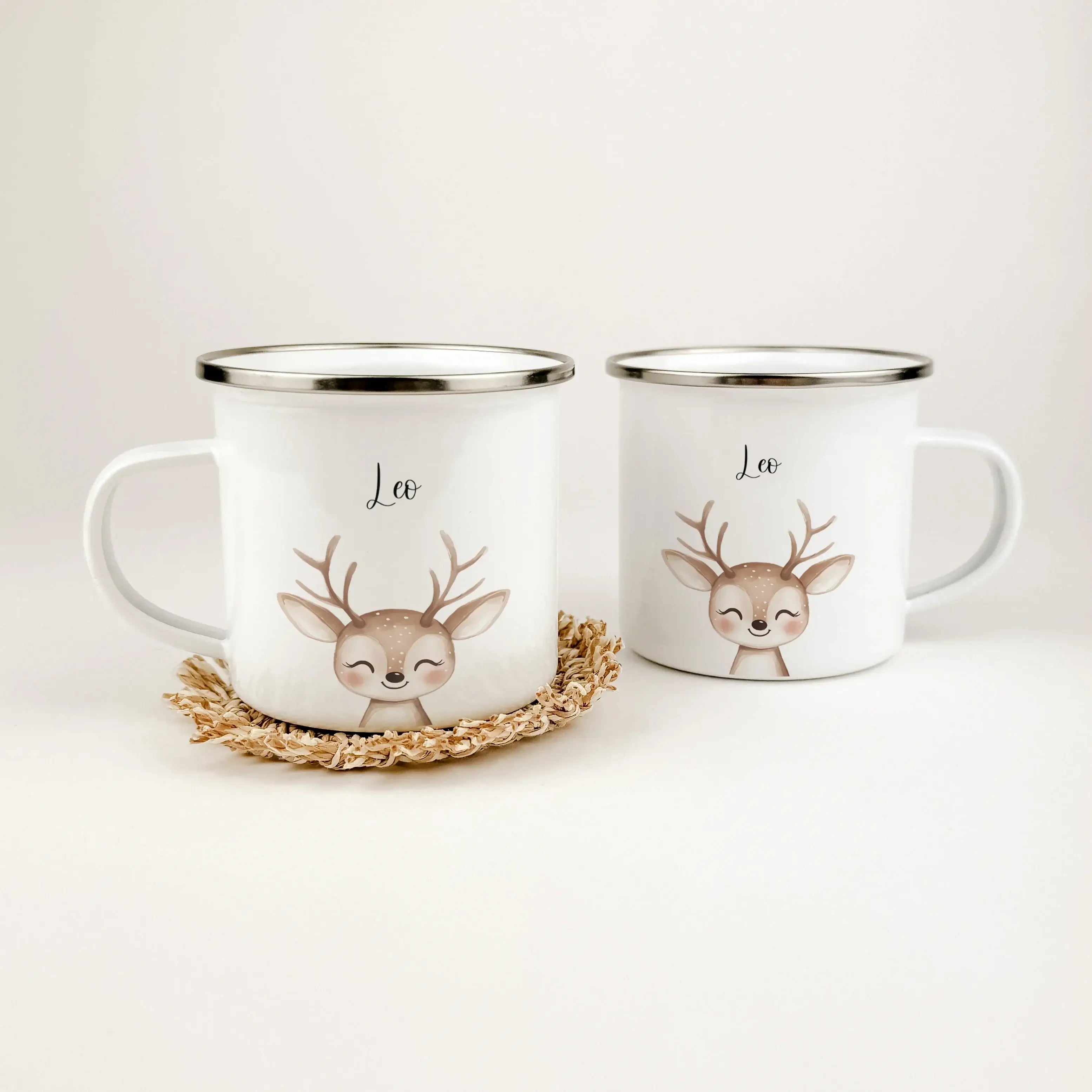 Emaille Tasse Reh Portrait-famprints-Emaille Tasse-Entdecke die bezaubernde Emaille Tasse Reh Portrait – das ideale personalisierte Geschenk für Kinder! Ob zur Einschulung, Taufe, Ostern oder Weihnachten, dieser Emaille Becher bringt Freude in jeden Anlas