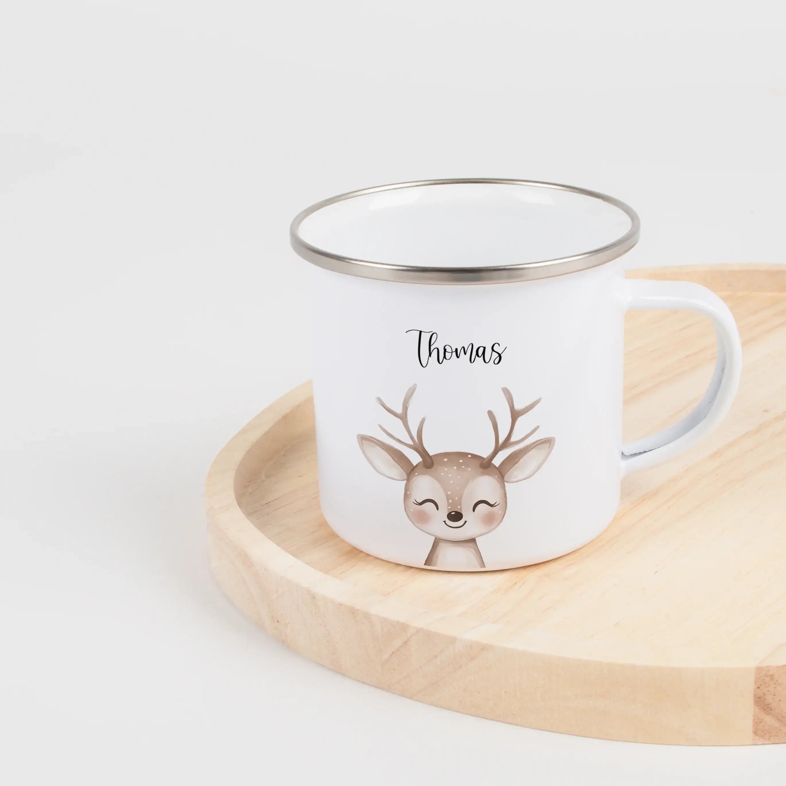 Emaille Tasse Reh Portrait-Emaille Tasse-famprints-Die Emaille Tasse Reh Portrait von famprints ist ein liebevoll gestaltetes, personalisiertes Geschenk für Kinder und Familien, die besondere Motive mögen. Das detailreiche Reh im Portrait-Stil passt perfe