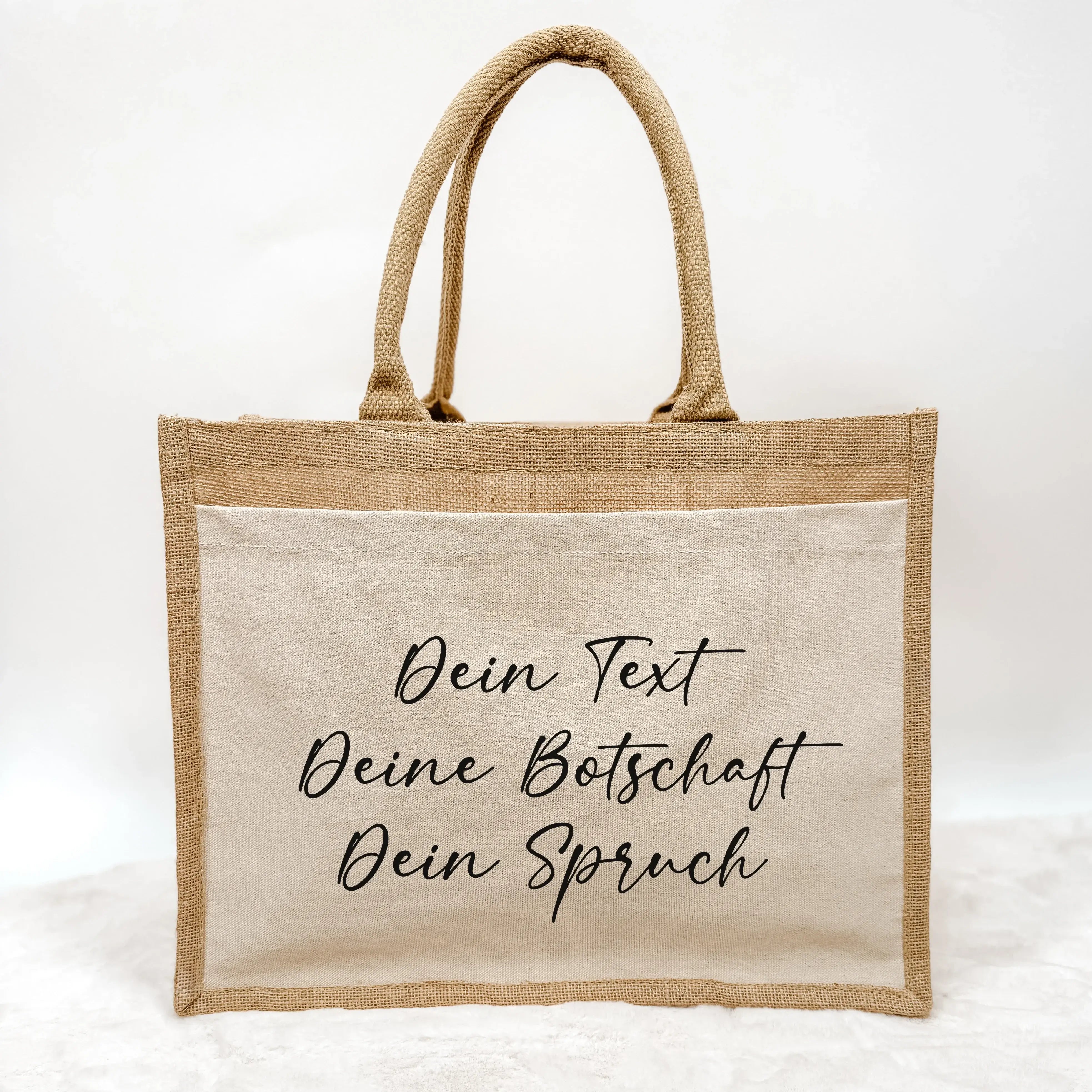 Jutetasche Eigener Spruch - Jutetasche - famprints - Entdecke die Jutetasche Eigener Spruch – dein persönlicher Begleiter für jeden Tag! Gestalte deine Jutetasche ganz nach deinem Geschmack und verewige deinen Lieblingsspruch, eine besondere Botschaft ode
