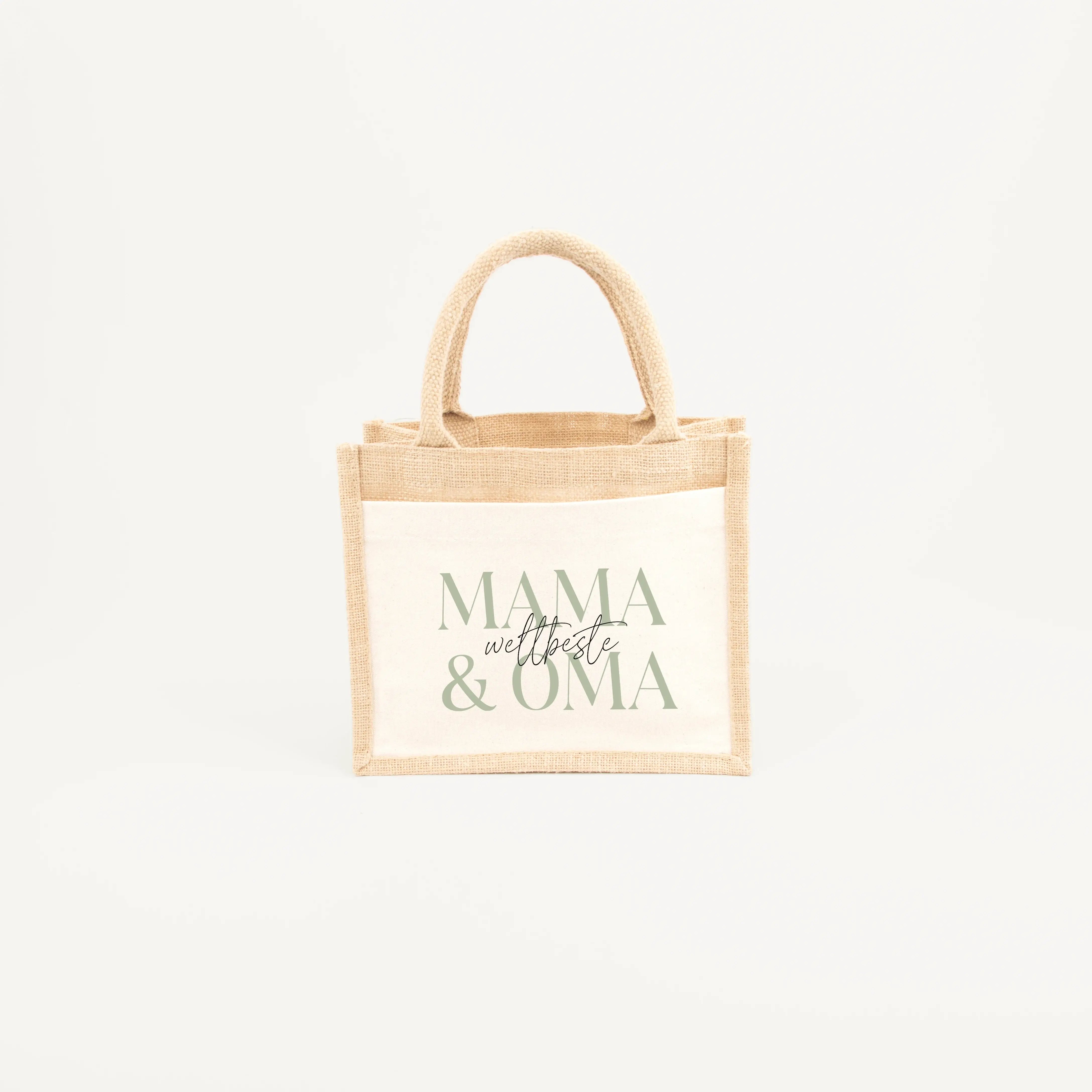Jutetasche beste Mama + Oma-Jutetasche-famprints-Diese Jutetasche beste Mama + Oma ist ein liebevolles Statement für Frauen, die beides sind und genau dafür geschätzt werden. Ob im Alltag, beim Einkaufen oder als stilvolle Begleitung unterwegs – die Tasch