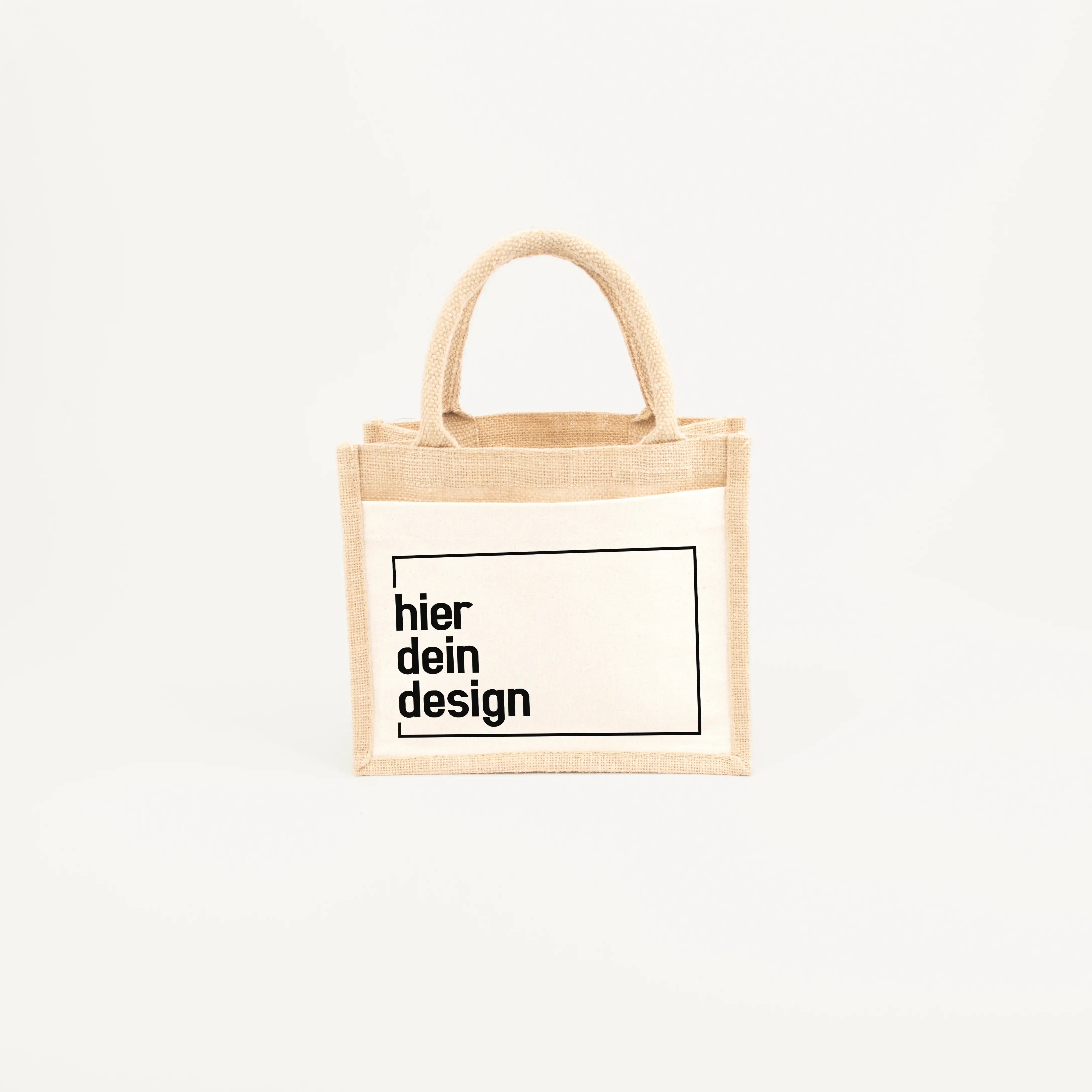 Jutetasche Dein Design-Jutetasche-famprints-Jutetasche Dein Design ist deine persönliche Tragetasche mit Charakter. Bei famprints gestaltest du eine hochwertige Jutetasche, die außen ihre natürliche Optik behält und innen laminiert ist. So wirkt sie authe