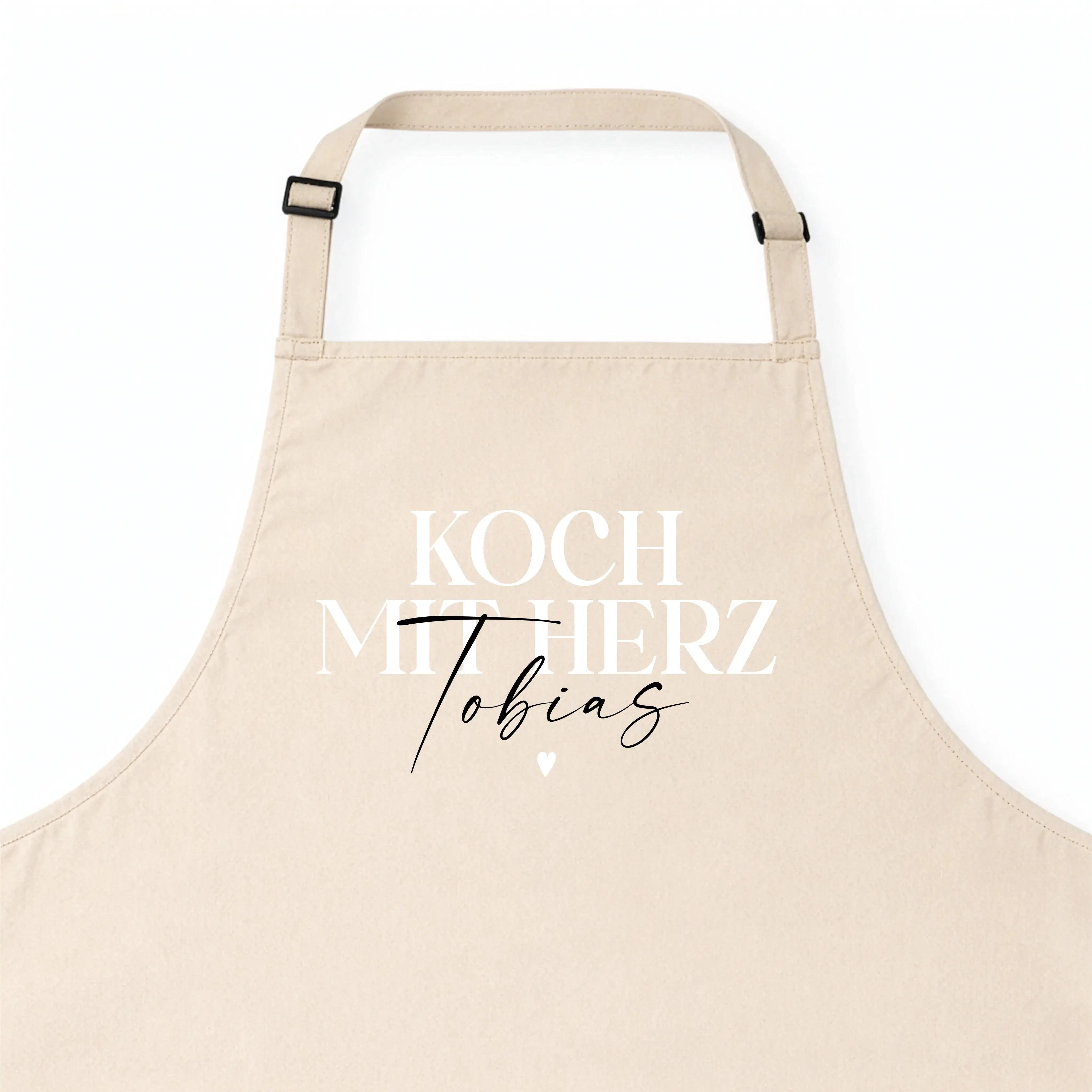 Kochschürze Koch mit Herz-Kochschürze-famprints-Kochschürze Koch mit Herz steht für Freude am Kochen und für eine persönliche Note, die man sofort sieht. Bei famprints wird aus einer hochwertigen Küchenschürze ein individuelles Geschenk, das genau zu dir