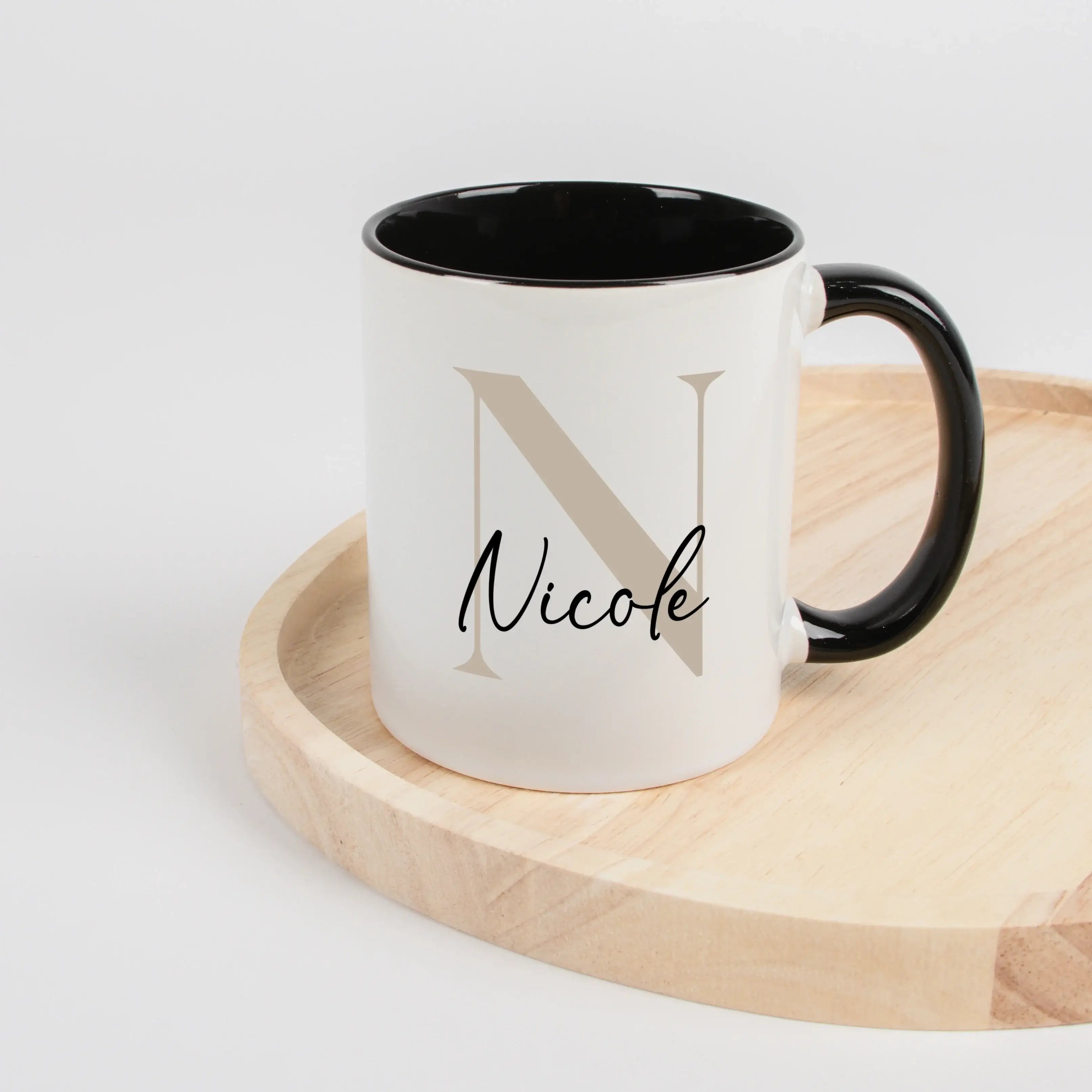 Tasse mit Namen + Initial-Keramik Tasse-famprints-Entdecke unsere Tasse mit Namen + Initial – das perfekte personalisierte Geschenk für dich oder deine Liebsten! Diese hochwertige Tasse bietet dir die Möglichkeit, sie mit deinem Wunsch-Initial und Namen i