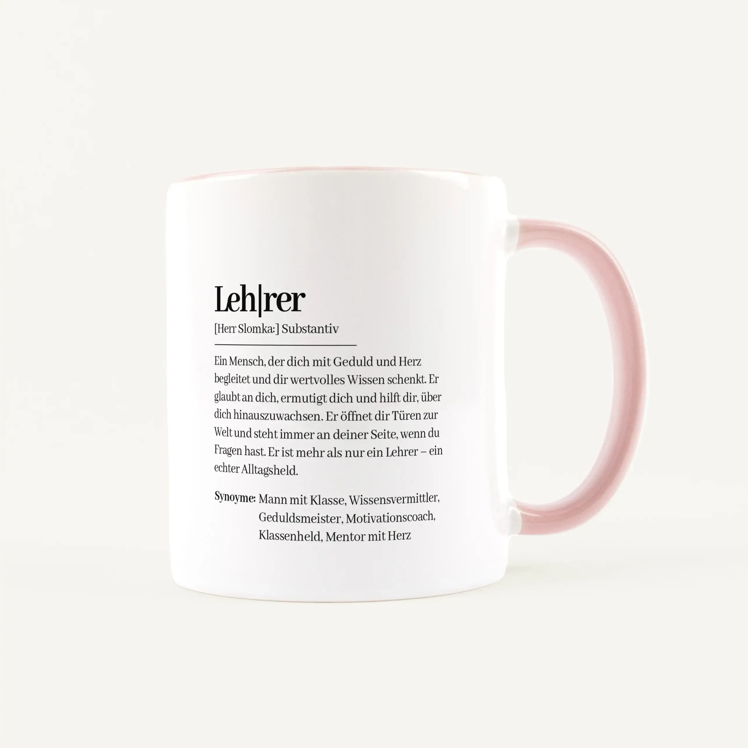 Tasse Definition Lehrer-Keramik Tasse-famprints-Tasse Definition Lehrer – ein persönliches Geschenk, das von Herzen kommt. Diese Tasse verbindet eine liebevolle Definition im Duden Stil mit deiner eigenen Note und macht daraus ein Geschenk, das im Schulal