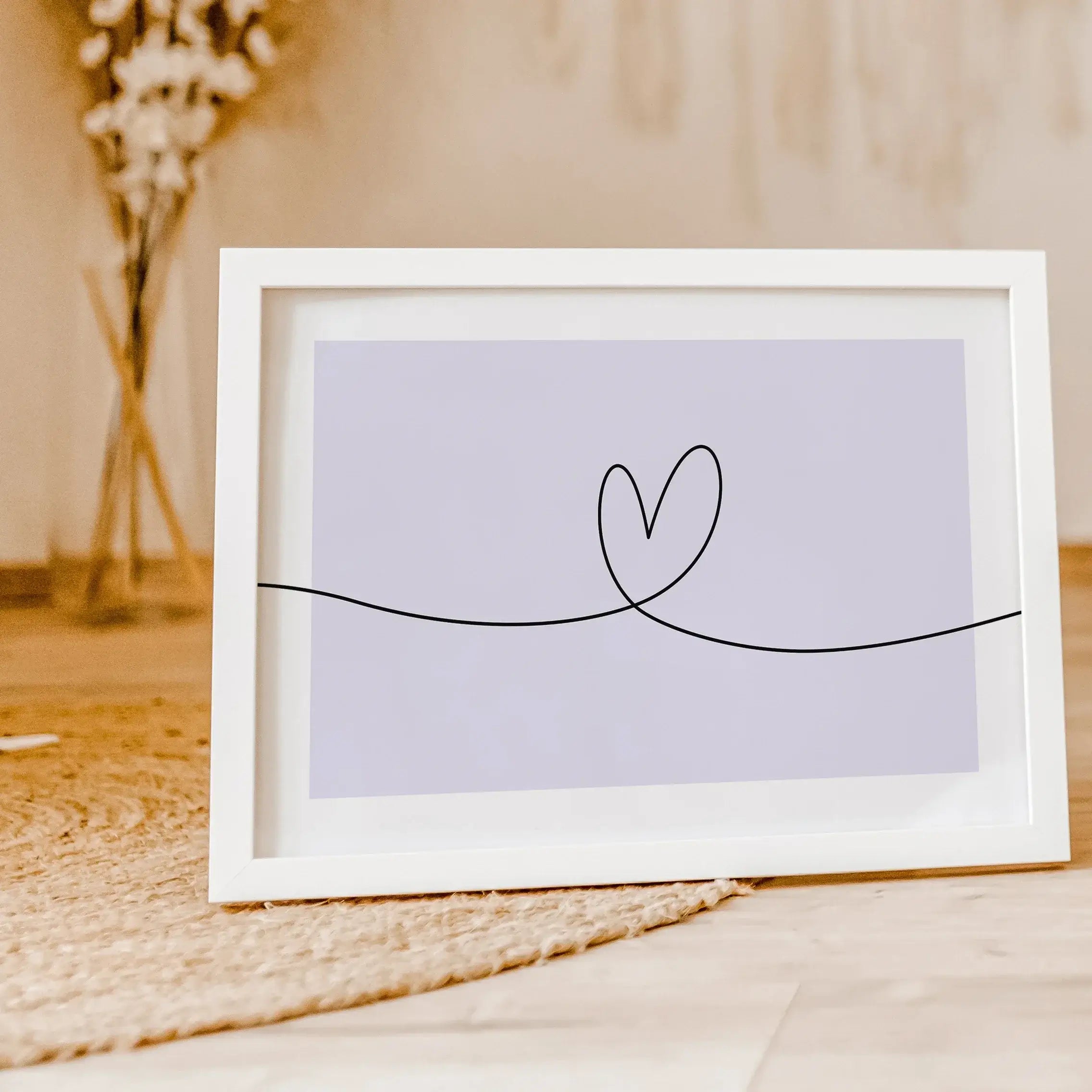 Herzlinie Poster No2-Poster-famprints-Auf dem Herzlinie Poster befindet sich die schwarze Line Art Kontur eines Herzens auf weißem Hintergrund. Die schwarze Kontur Linie beginnt am linken Poster Rand, zeigt in der Mitte die Herz Kontur und endet am rechte