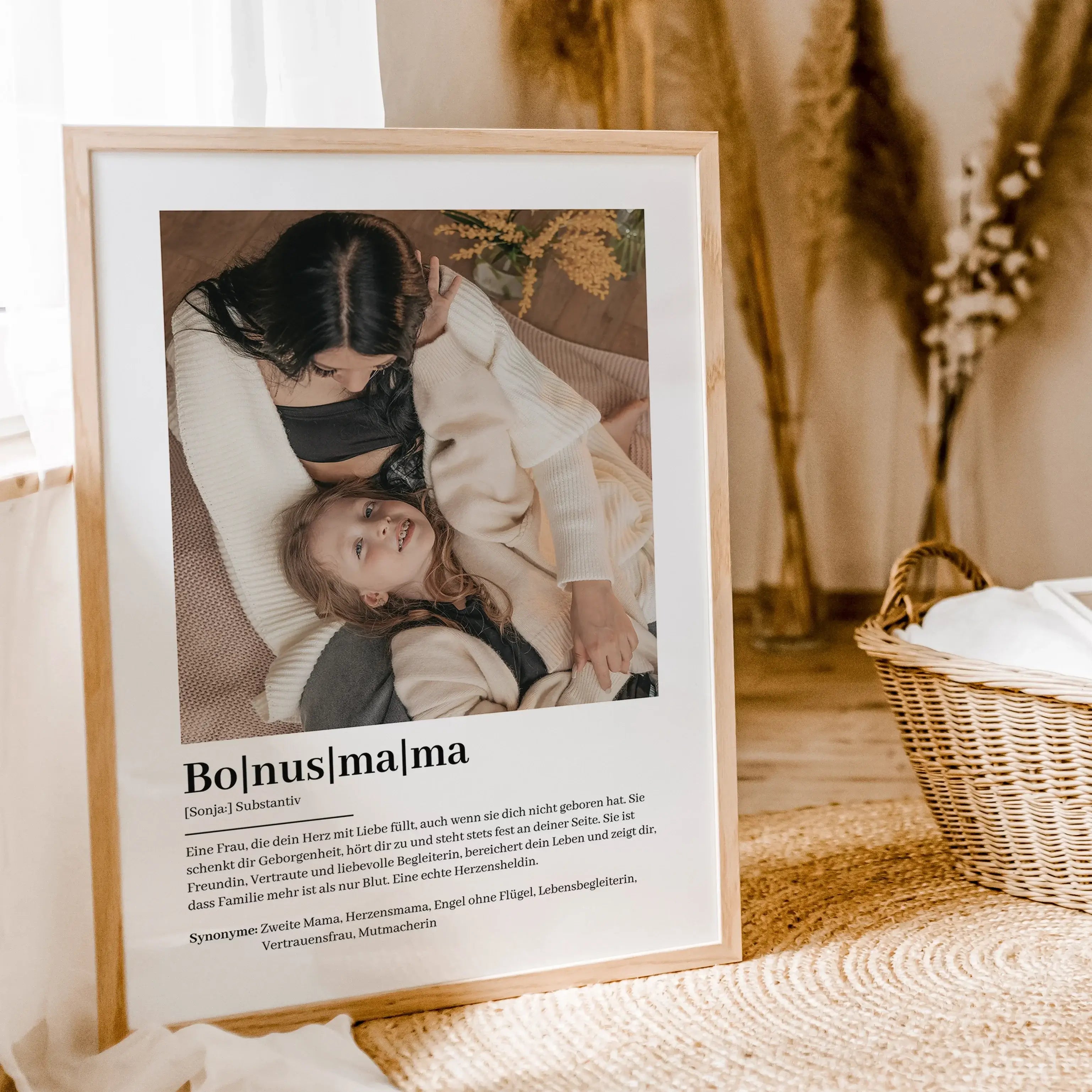 Bonusmama Definition Poster mit Foto-famprints-Personalisiertes Poster-Suchst du nach einem besonderen Geschenk für deine Bonusmama? Unser Bonusmama Definition Poster mit Foto ist die perfekte Wahl! Dieses liebevoll gestaltete Poster zeigt auf einzigartig
