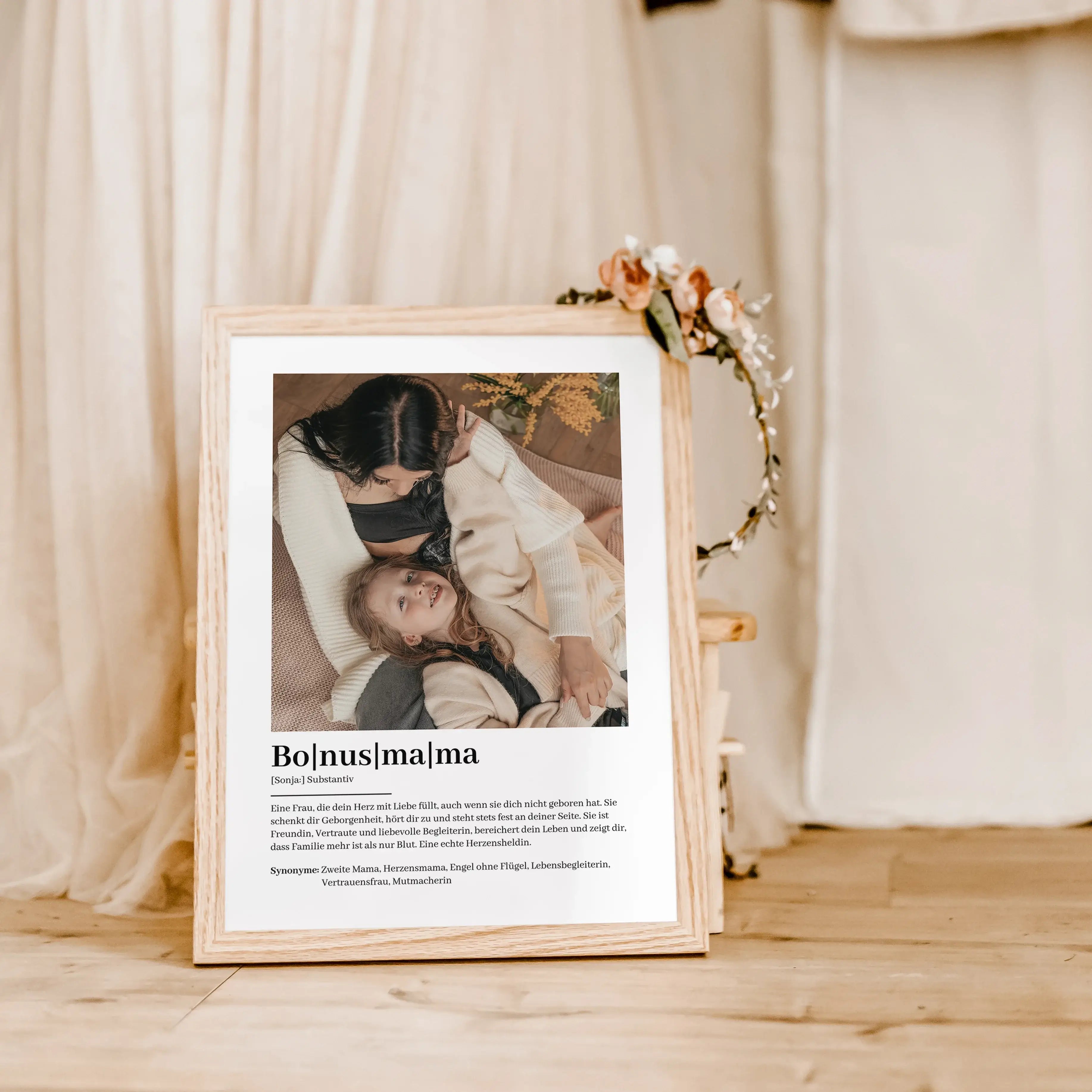 Bonusmama Definition Poster mit Foto-famprints-Personalisiertes Poster-Suchst du nach einem besonderen Geschenk für deine Bonusmama? Unser Bonusmama Definition Poster mit Foto ist die perfekte Wahl! Dieses liebevoll gestaltete Poster zeigt auf einzigartig