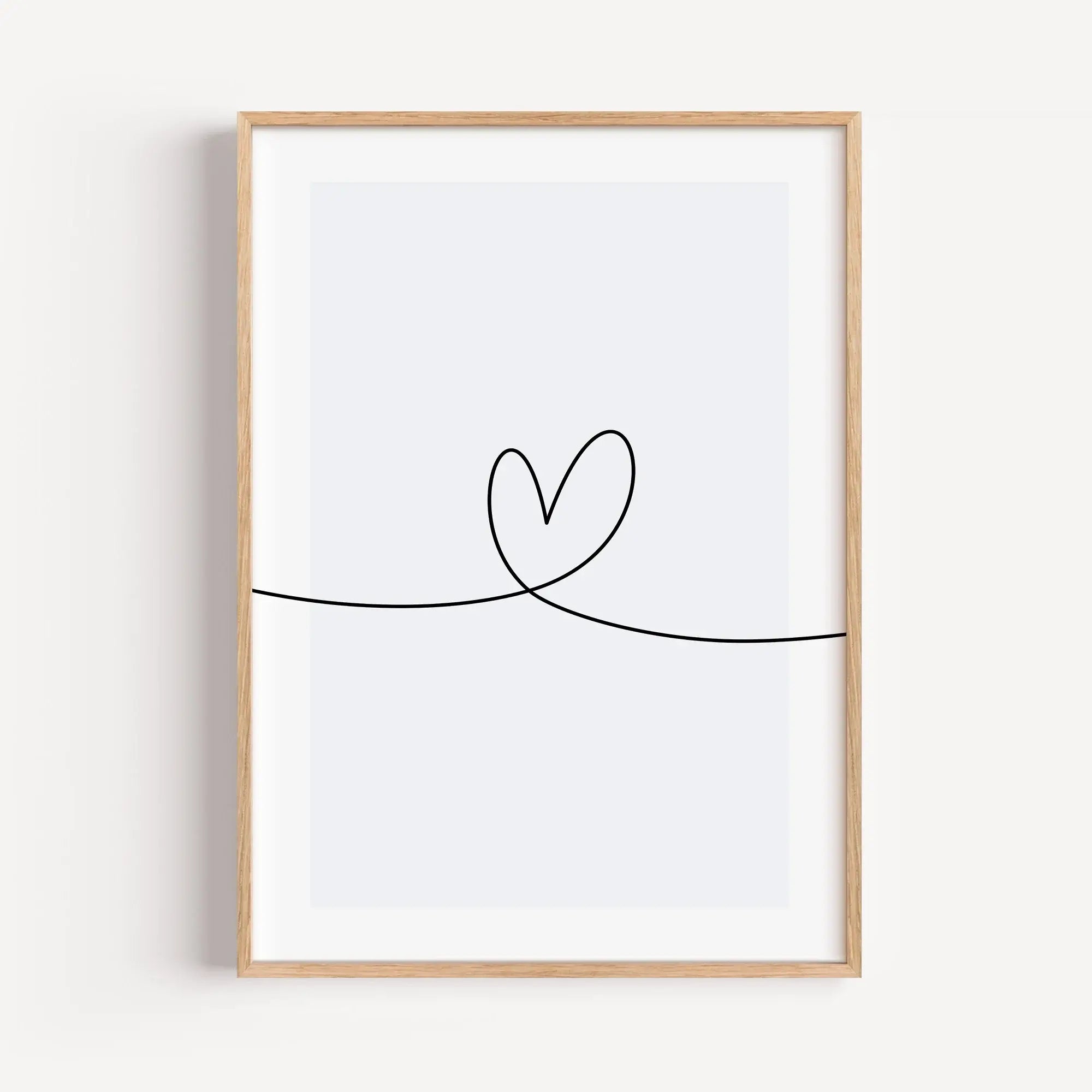 Herzlinie Poster No1-Poster-famprints-Das Herzlinie Poster No1 von famprints ist ein modernes Wandbild für alle, die klare Formen und echte Gefühle lieben. Die feine Herzlinie zieht sich als ruhige Line Art über das gesamte Poster und verbindet Minimalism