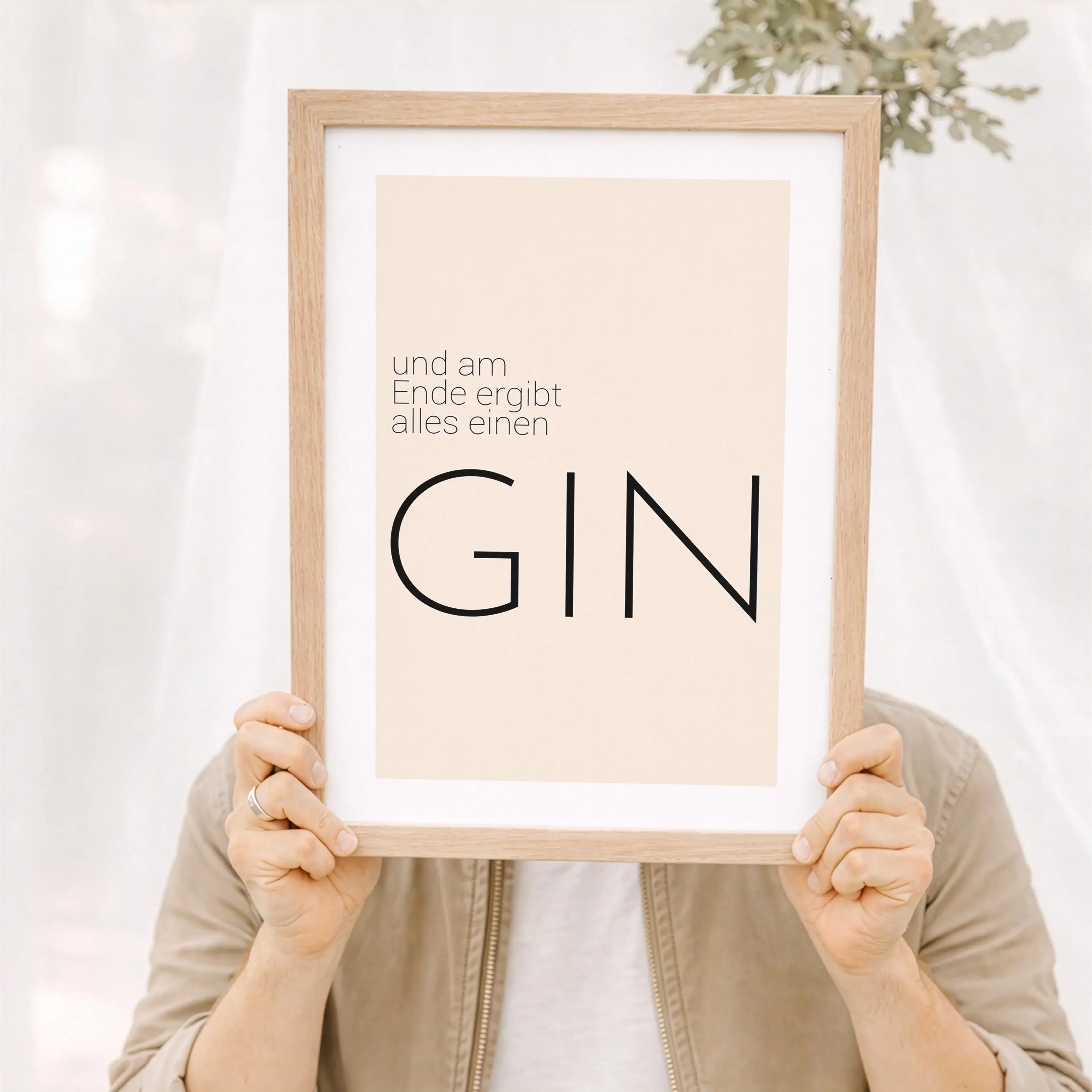 Gin Poster 'Ende'-Poster-famprints-Das Gin Poster Ende ist genau das Richtige für alle, die Humor, Design und ihre Liebe zu Gin stilvoll an die Wand bringen wollen. Der bekannte Spruch und am Ende ergibt alles einen Gin sorgt für ein Schmunzeln und macht