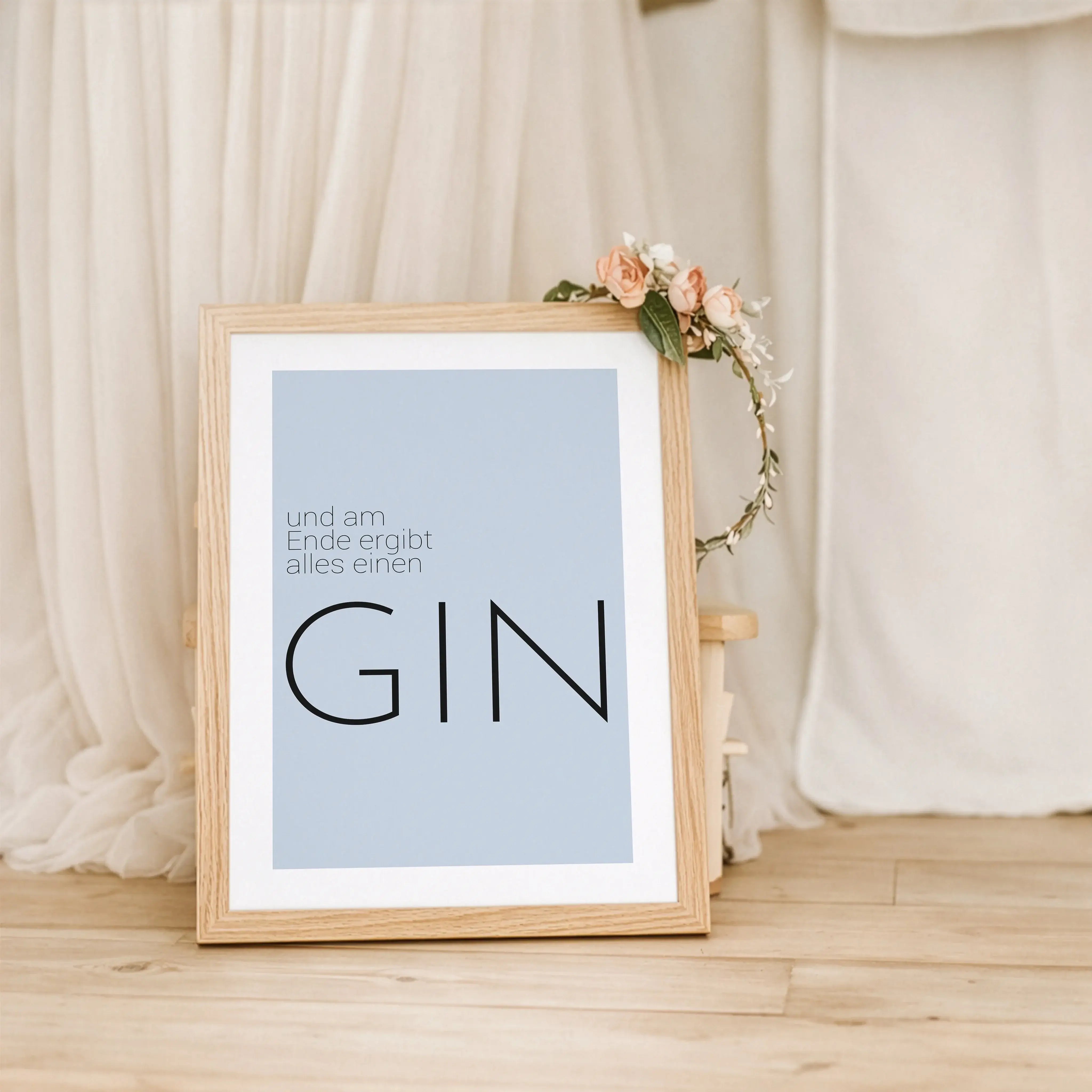 Gin Poster 'Ende'-Poster-famprints-Das Gin Poster Ende ist genau das Richtige für alle, die Humor, Design und ihre Liebe zu Gin stilvoll an die Wand bringen wollen. Der bekannte Spruch und am Ende ergibt alles einen Gin sorgt für ein Schmunzeln und macht