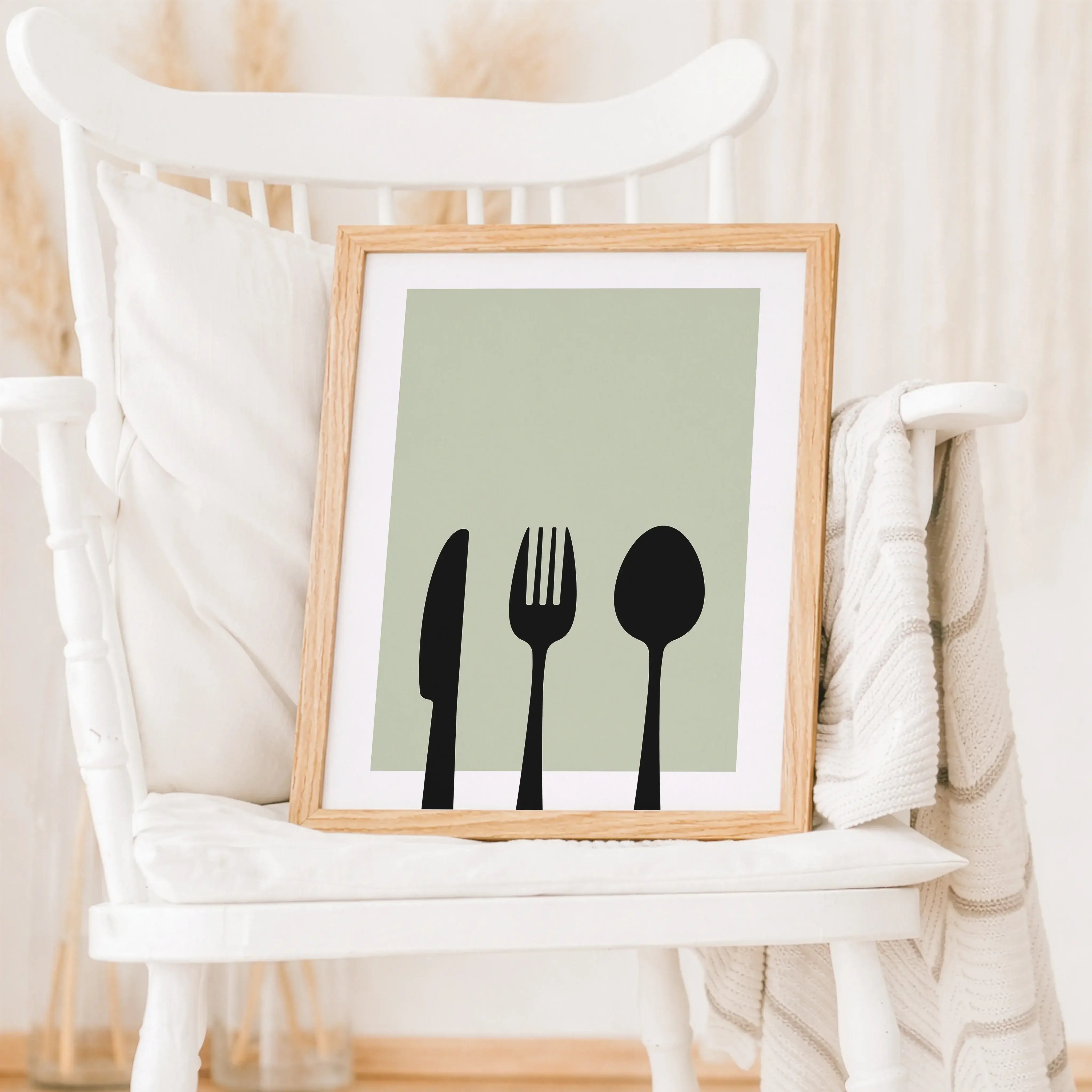 Küchenposter 'Besteck'-Poster-famprints-Das Küchenposter „Besteck“ bringt klare Formen und modernes Design an deine Küchenwand. Mit Messer, Gabel und Löffel als stilvolles Motiv passt dieses Küchenposter perfekt in offene Wohnküchen, Essbereiche oder klei