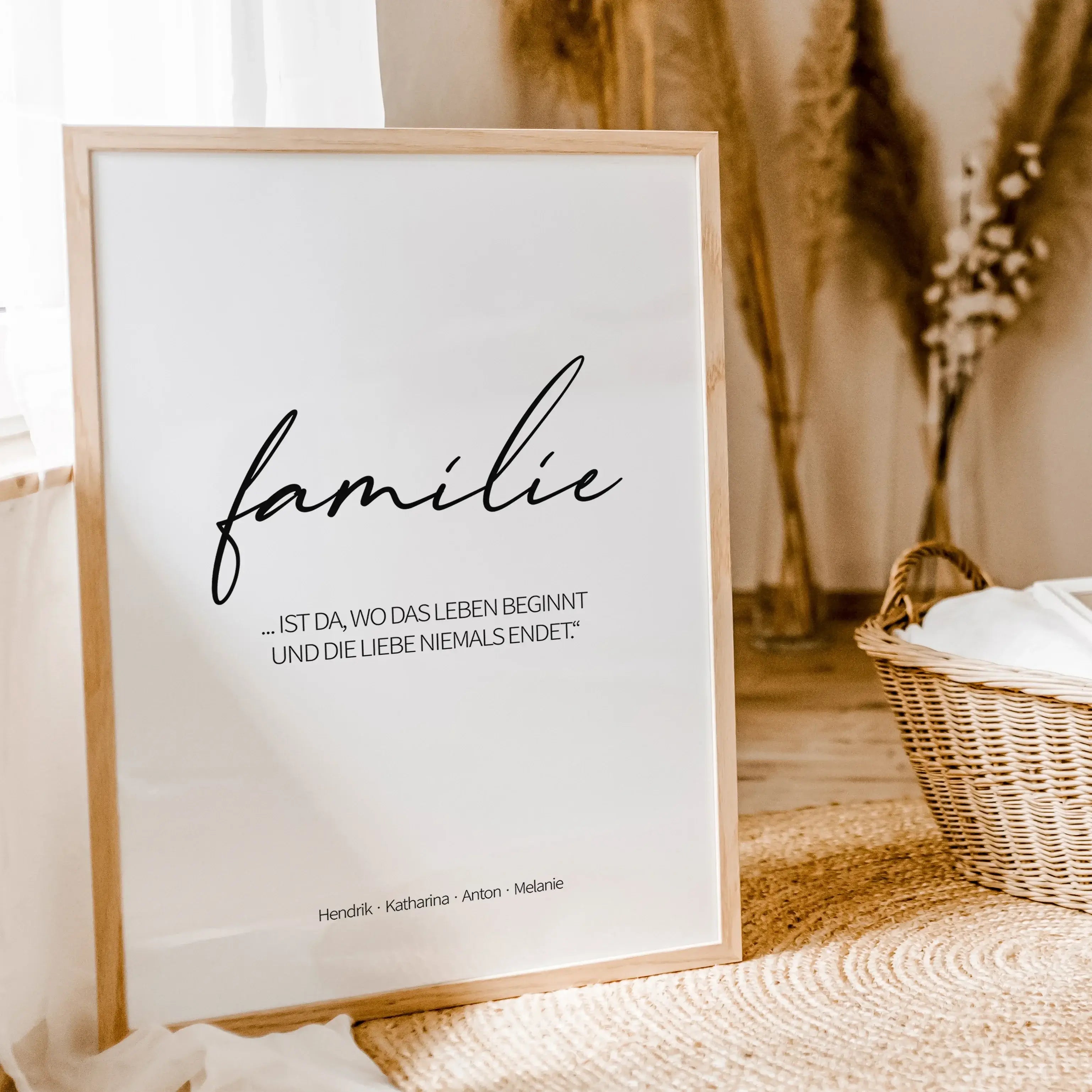 Poster 'familie'-famprints-Personalisiertes Poster-Mit dem Poster 'Familie' drückt ihr euren Zusammenhalt aus. Auf dem Familienposter findest du unter dem Schriftzug 'Familie' die Möglichkeit dein Poster mit einem Zitat, einer Botschaft oder einer Widmung
