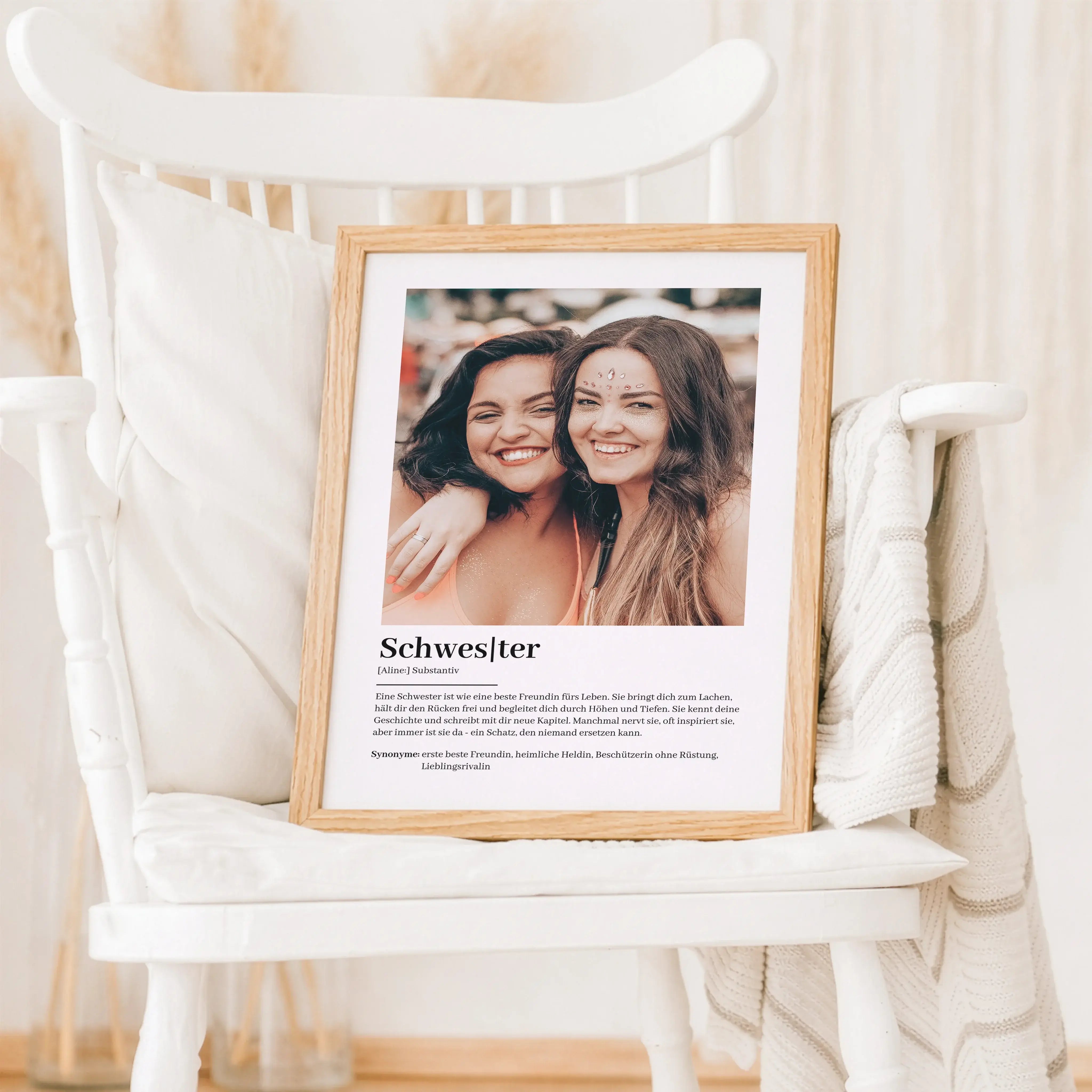 Schwester Definition Poster mit Foto-Personalisiertes Poster-famprints-Das Schwester Definition Poster mit Foto von famprints ist mehr als ein dekoratives Wandbild. Es ist eine persönliche Botschaft, die zeigt, was euch verbindet. Die Definition beschreib