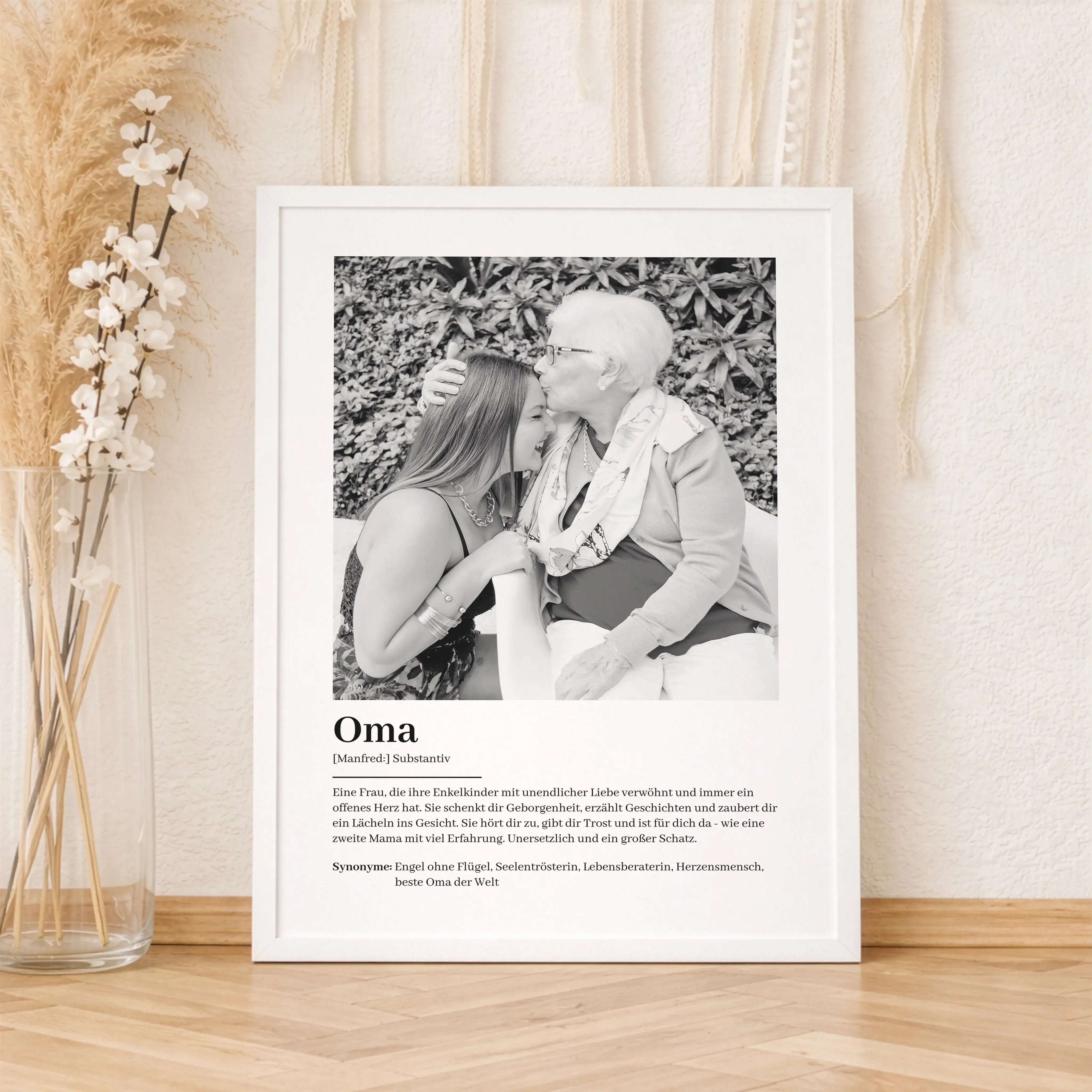 Oma Definition Poster mit Foto-Personalisiertes Poster-famprints-Das Oma Definition Poster mit Foto ist ein persönliches Geschenk, das Erinnerungen sichtbar macht und deiner Oma zeigt, wie viel sie dir bedeutet. Das liebevoll gestaltete Design verbindet e