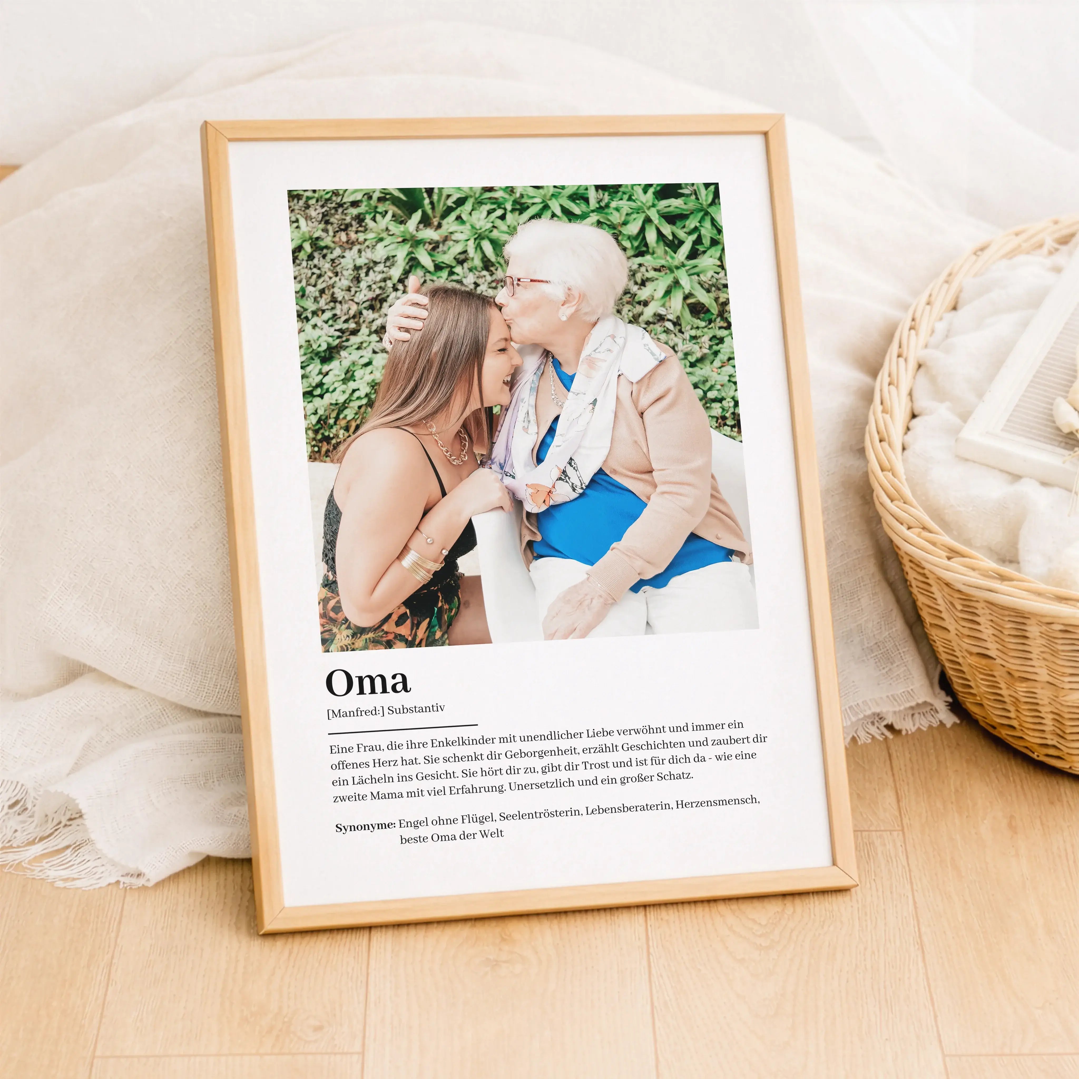Oma Definition Poster mit Foto-Personalisiertes Poster-famprints-Das Oma Definition Poster mit Foto ist ein persönliches Geschenk, das Erinnerungen sichtbar macht und deiner Oma zeigt, wie viel sie dir bedeutet. Das liebevoll gestaltete Design verbindet e