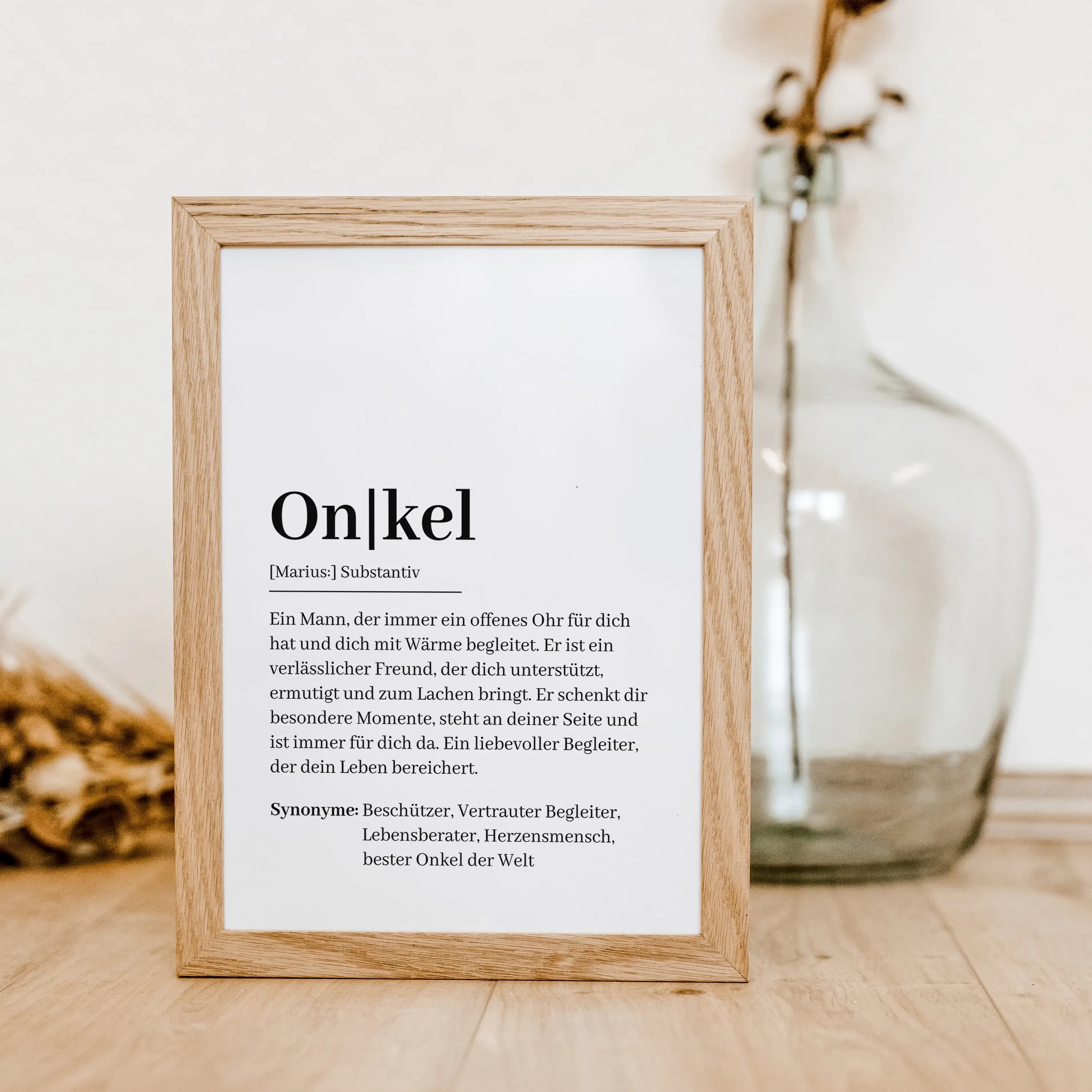 Onkel Definition Poster-famprints-Personalisiertes Poster-Suchst du nach einem einzigartigen Geschenk für deinen Onkel? Unser Onkel Definition Poster ist die perfekte Wahl! Dieses liebevoll gestaltete Poster zeigt auf besondere Weise, wie ein Onkel wirkli