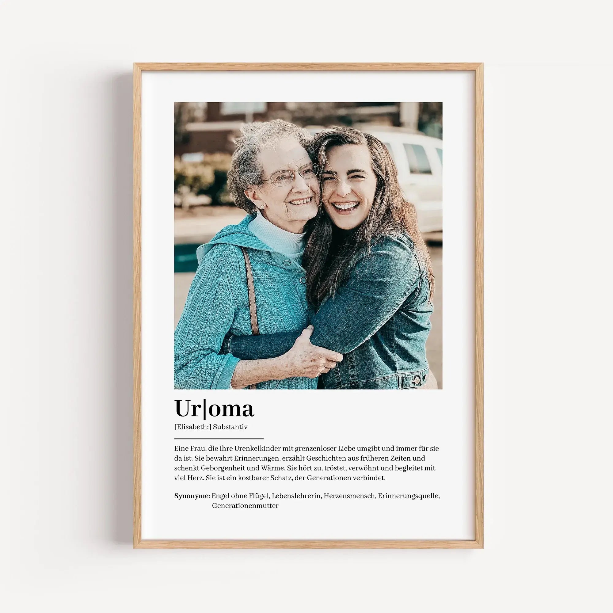 Uroma Definition Poster mit Foto-Personalisiertes Poster-famprints-Das Uroma Definition Poster mit Foto ist ein persönliches Geschenk für alle, die ihrer Uroma zeigen möchten, wie wichtig sie für die Familie ist. Das liebevoll gestaltete Design verbindet