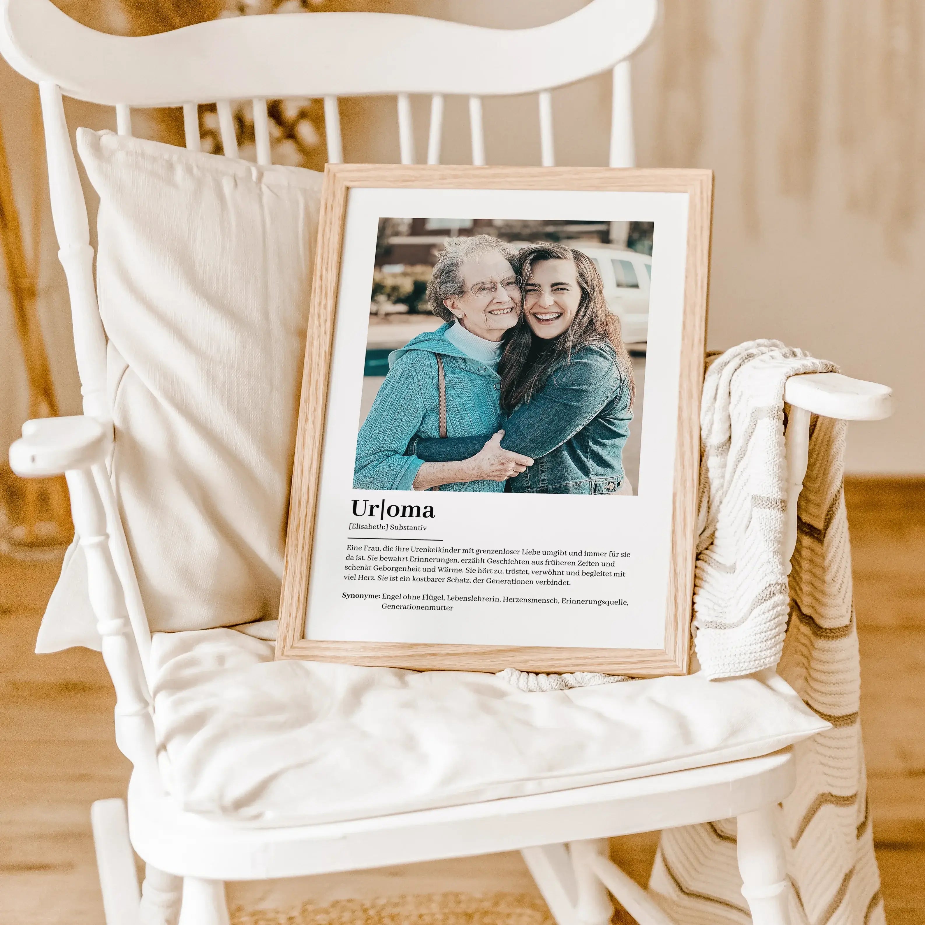 Uroma Definition Poster mit Foto-Personalisiertes Poster-famprints-Suchst du nach einem besonderen Geschenk für deine Uroma? Unser Uroma Definition Poster mit Foto ist die perfekte Wahl! Dieses liebevoll gestaltete Poster zeigt auf einzigartige Weise, was