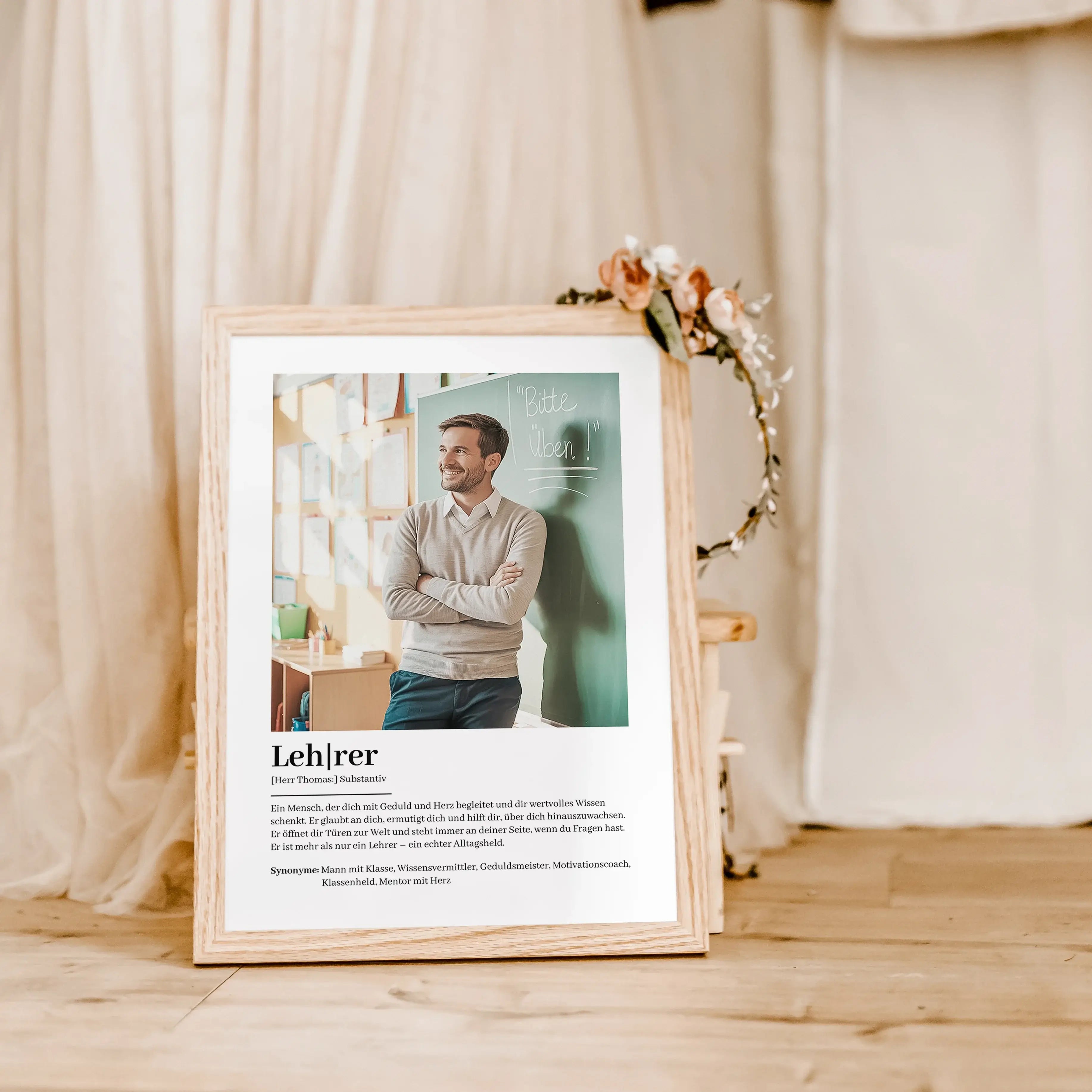 Lehrer Definition Poster mit Foto-Personalisiertes Poster-famprints-Suchst du nach einem besonderen Geschenk für deinen Lehrer? Unser Lehrer Definition Poster mit Foto ist die perfekte Wahl! Dieses liebevoll gestaltete Poster zeigt auf einzigartige Weise,