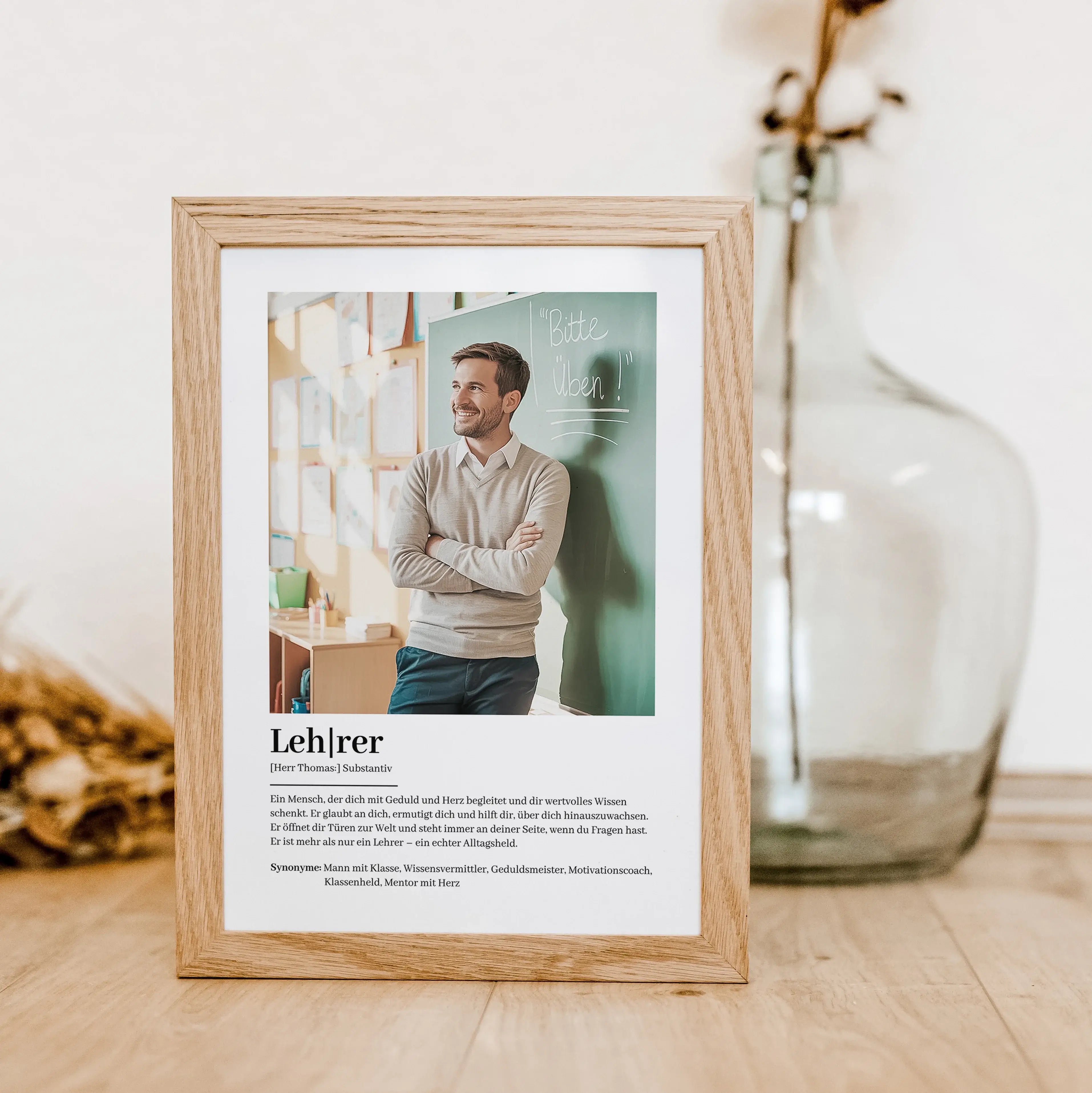 Lehrer Definition Poster mit Foto-Personalisiertes Poster-famprints-Suchst du nach einem besonderen Geschenk für deinen Lehrer? Unser Lehrer Definition Poster mit Foto ist die perfekte Wahl! Dieses liebevoll gestaltete Poster zeigt auf einzigartige Weise,