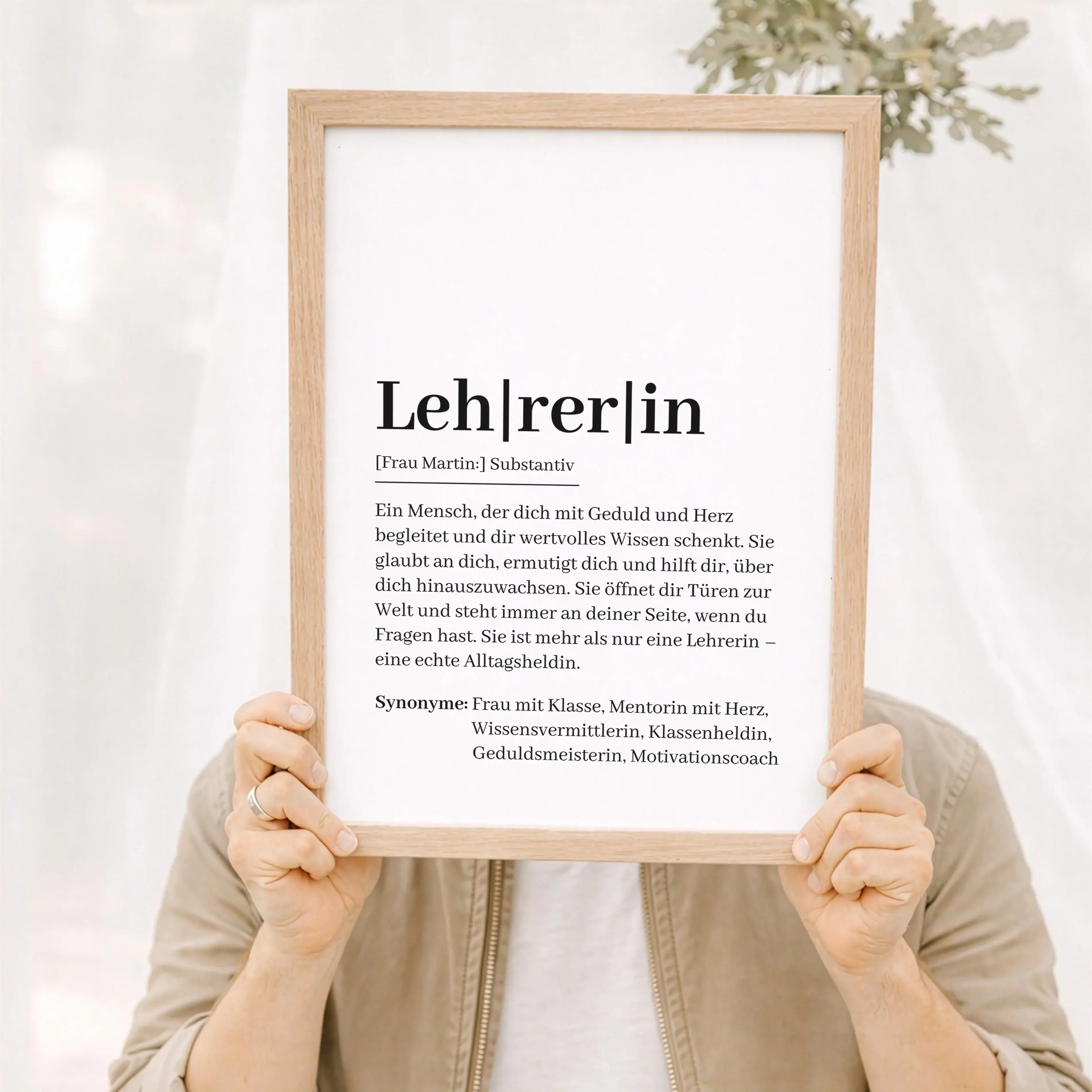 Lehrerin Definition Poster-Personalisiertes Poster-famprints-Das Lehrerin Definition Poster ist ein persönliches Geschenk, das Wertschätzung sichtbar macht und genau dort ankommt, wo Worte oft fehlen. In moderner Wörterbuch-Optik beschreibt es auf liebevo