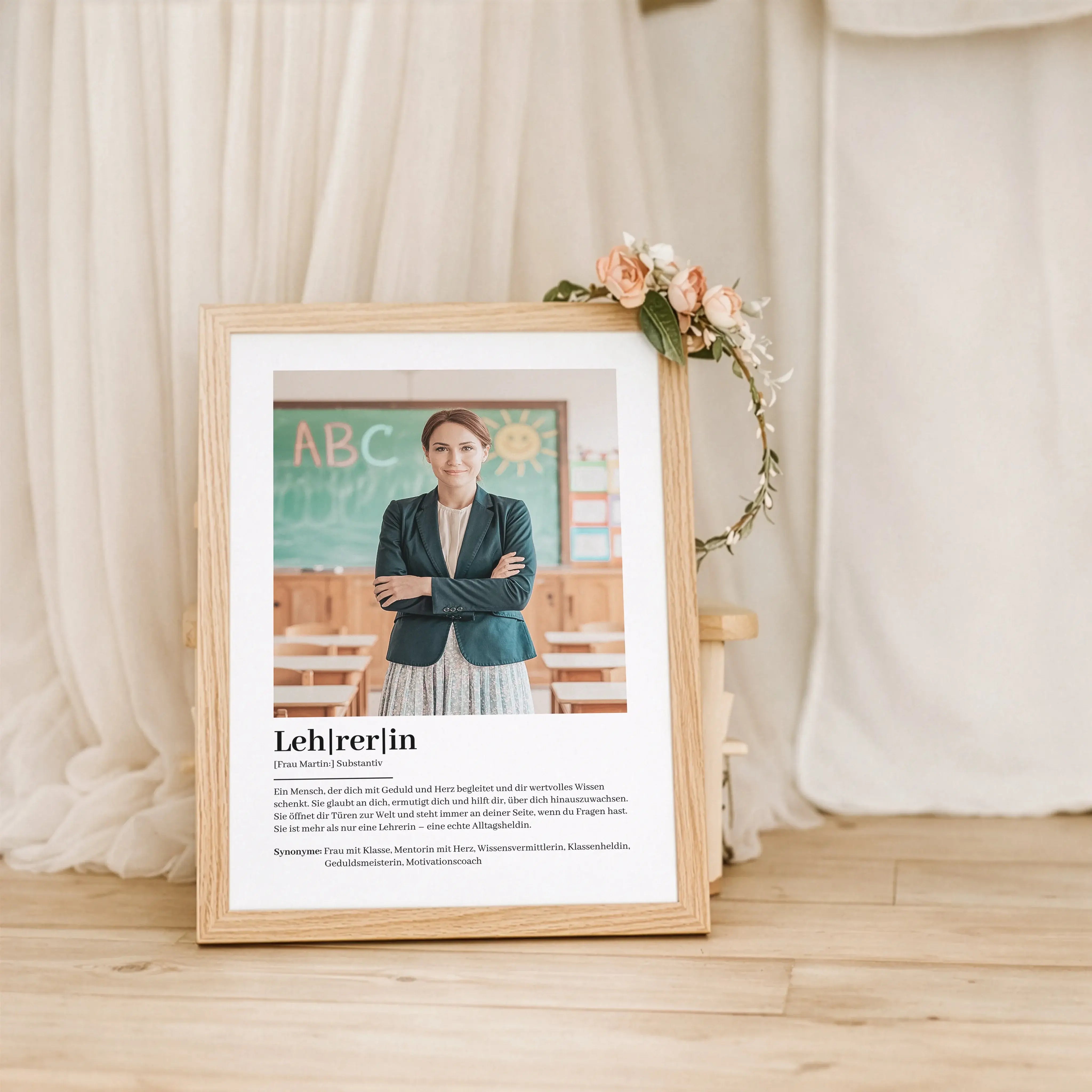 Lehrerin Definition Poster mit Foto-Personalisiertes Poster-famprints-Das Lehrerin Definition Poster mit Foto ist ein persönliches Geschenk für alle, die einer Lehrerin ehrlich Danke sagen möchten. Mit einer liebevoll formulierten Definition, einem eigene