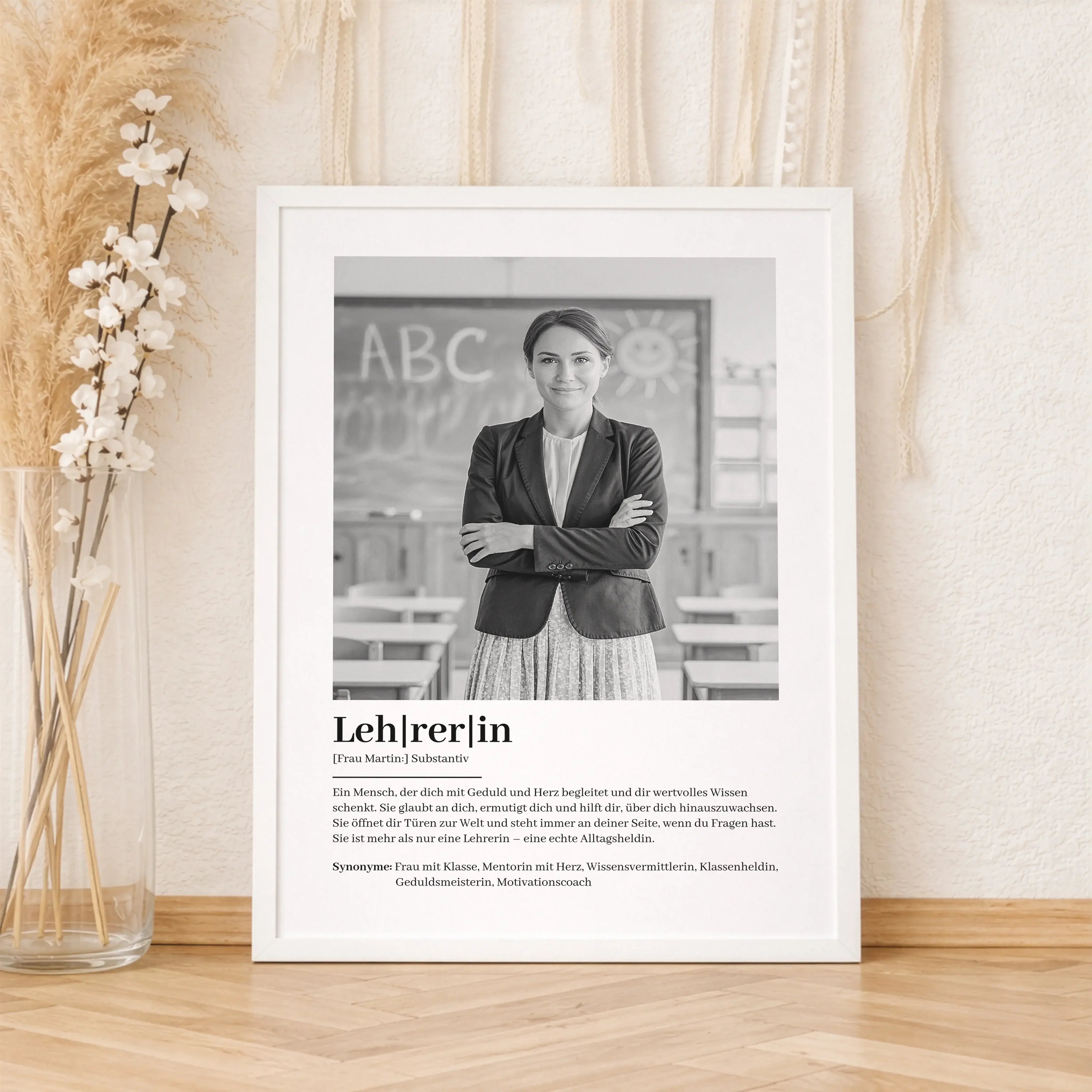 Lehrerin Definition Poster mit Foto-Personalisiertes Poster-famprints-Das Lehrerin Definition Poster mit Foto ist ein persönliches Geschenk für alle, die einer Lehrerin ehrlich Danke sagen möchten. Mit einer liebevoll formulierten Definition, einem eigene