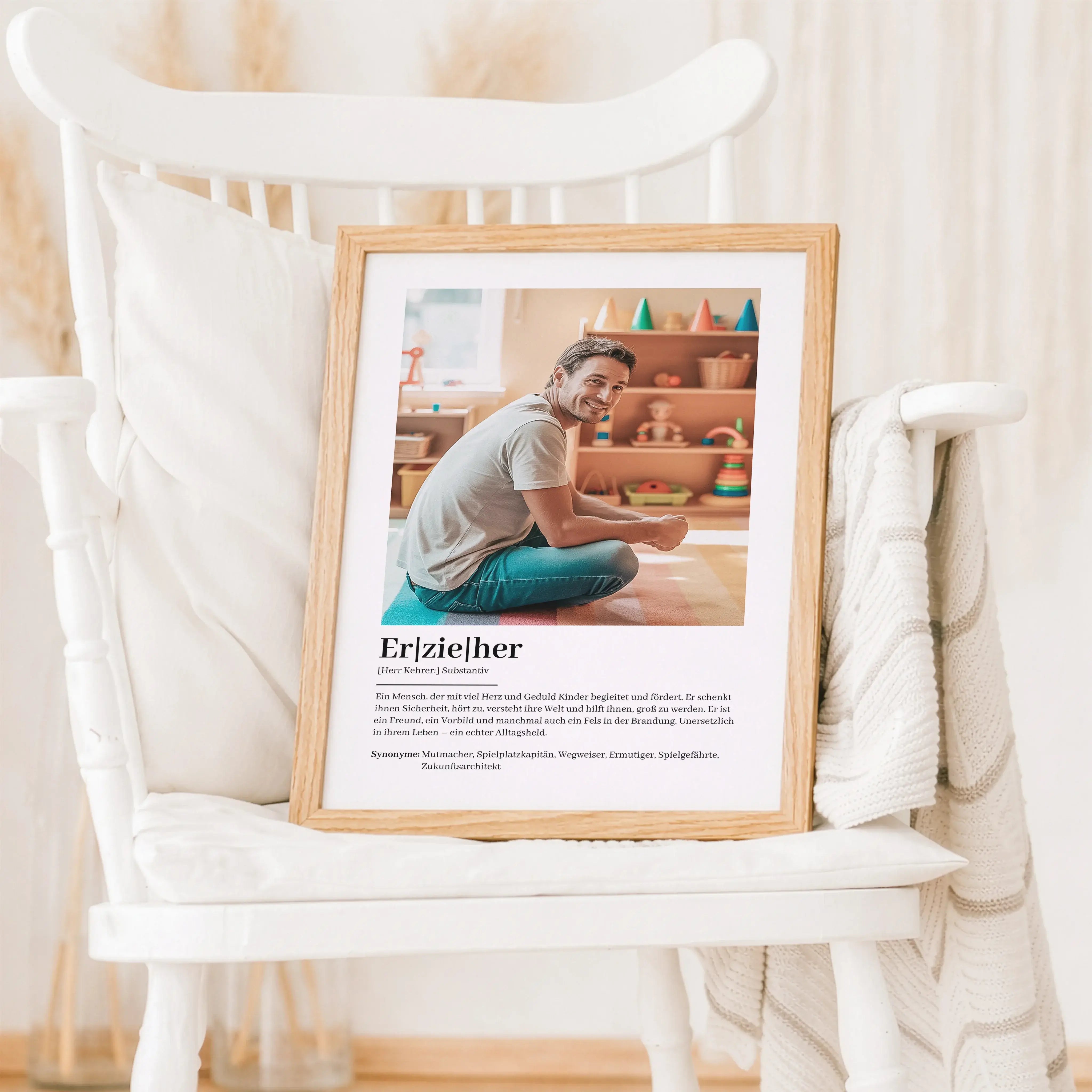 Erzieher Definition Poster mit Foto-Personalisiertes Poster-famprints-Das Erzieher Definition Poster mit Foto ist ein persönliches Geschenk, das Wertschätzung sichtbar macht. Es verbindet eine liebevoll formulierte Definition mit deinem eigenen Foto und s