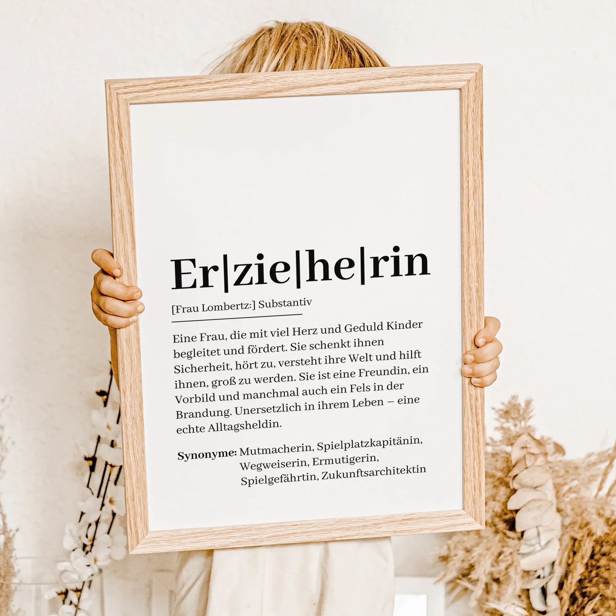 Erzieherin Definition Poster-Personalisiertes Poster-famprints-Suchst du ein besonderes Geschenk für deine Erzieherin? Unser Erzieherin Definition Poster ist genau das Richtige! Dieses liebevoll gestaltete Poster zeigt auf einzigartige Weise, wie wertvoll