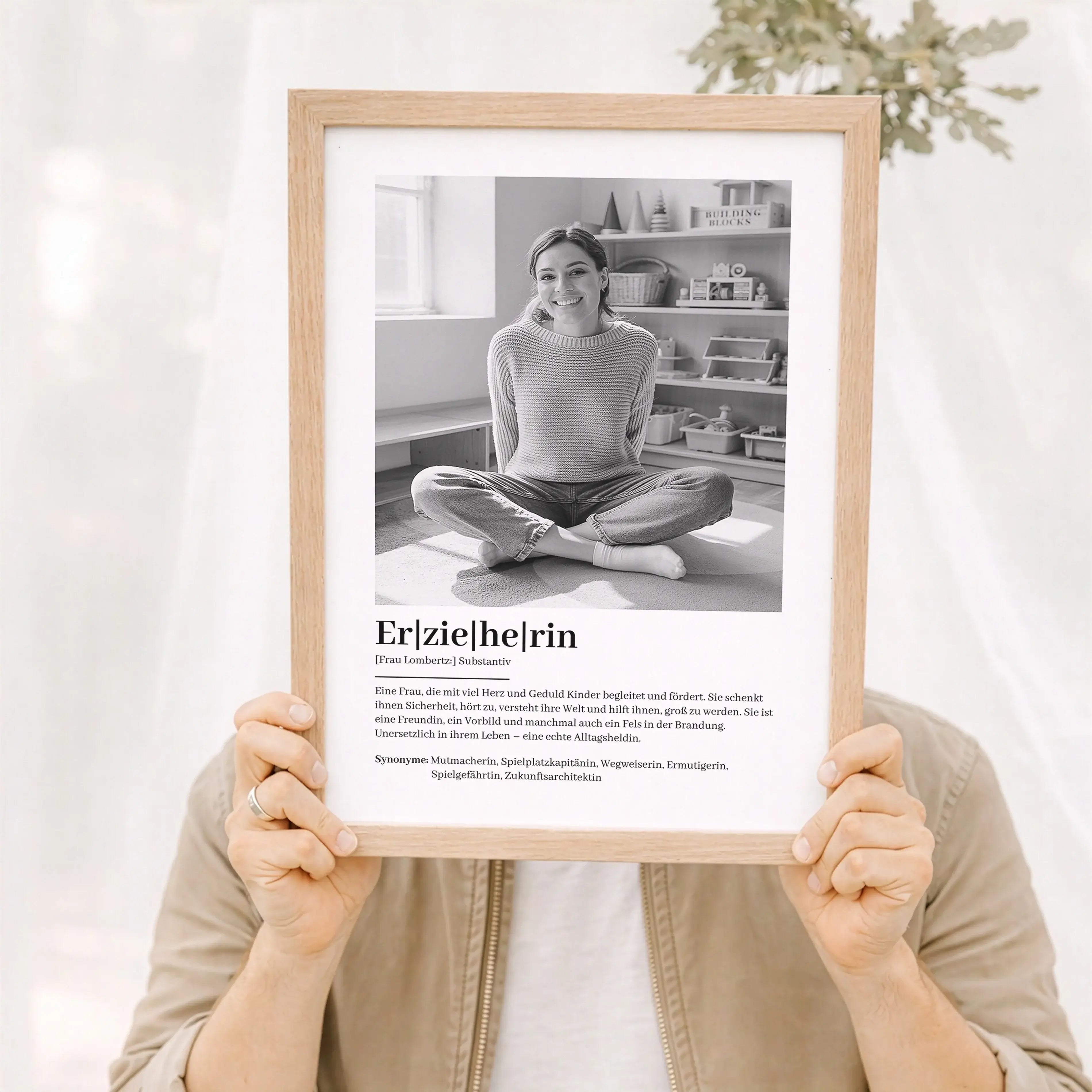Erzieherin Definition Poster mit Foto-Personalisiertes Poster-famprints-Das Erzieherin Definition Poster mit Foto ist ein persönliches Geschenk, das Wertschätzung sichtbar macht und echte Emotionen transportiert. Bei famprints gestaltest du ein individuel