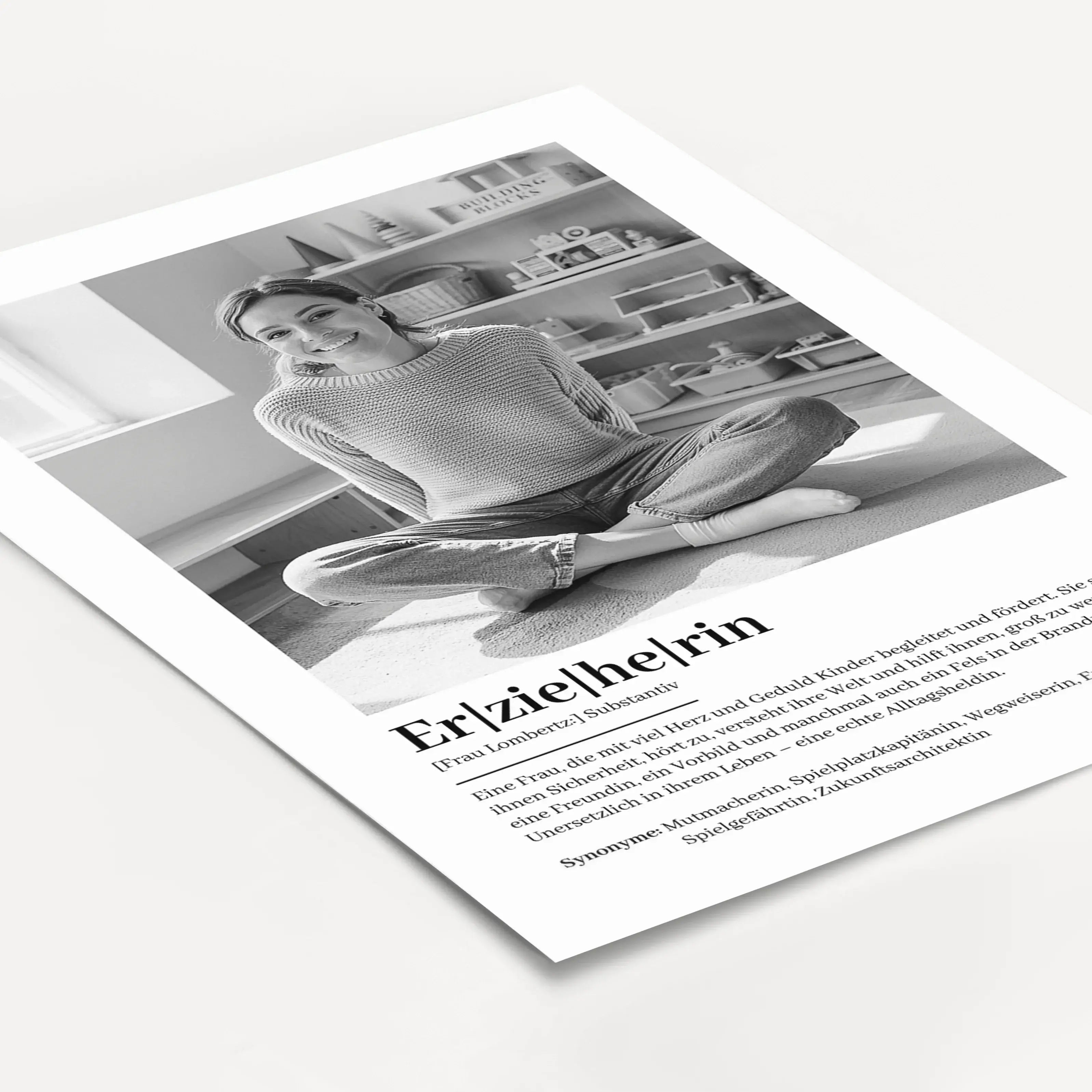 Erzieherin Definition Poster mit Foto-Personalisiertes Poster-famprints-Das Erzieherin Definition Poster mit Foto ist ein persönliches Geschenk, das Wertschätzung sichtbar macht und echte Emotionen transportiert. Bei famprints gestaltest du ein individuel