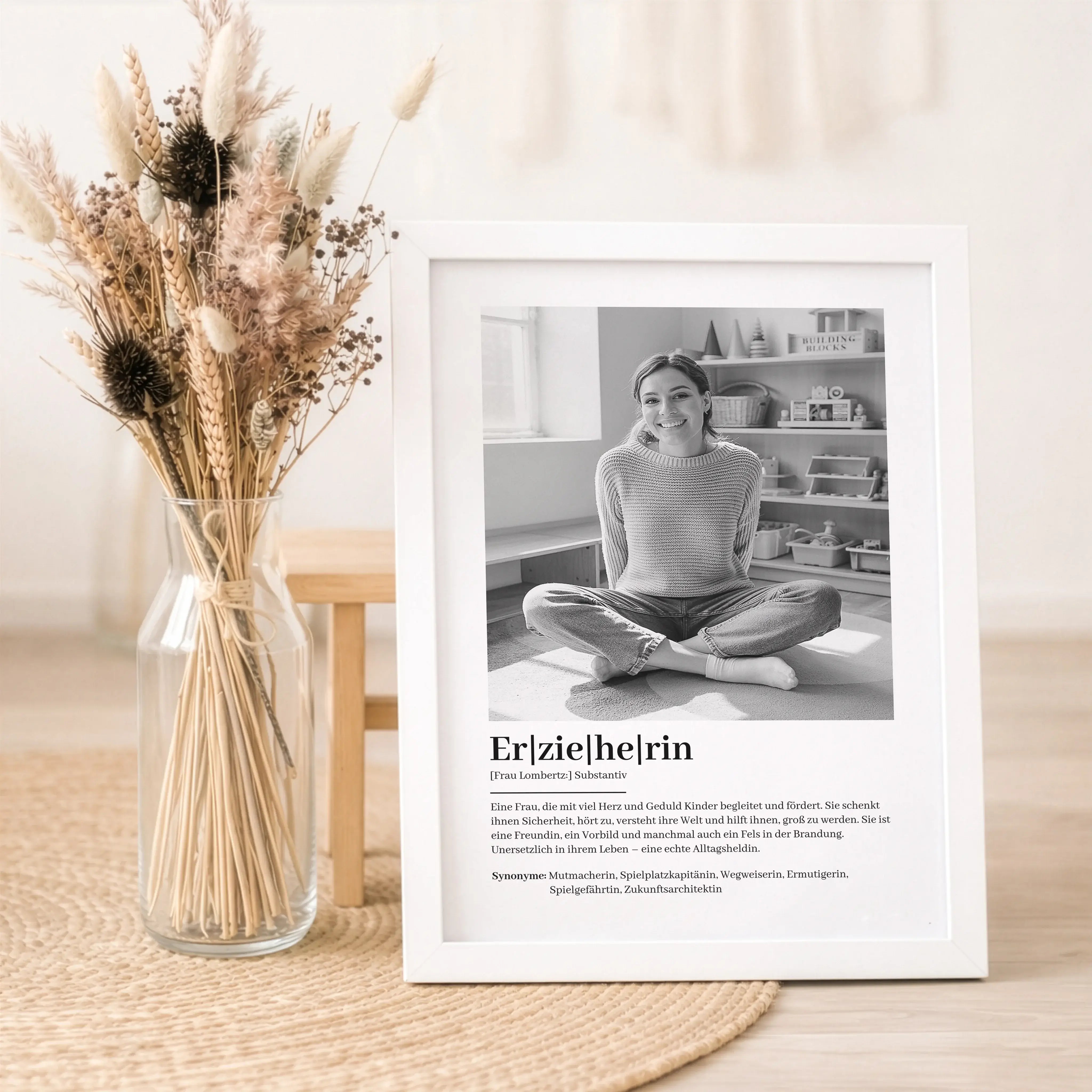 Erzieherin Definition Poster mit Foto-Personalisiertes Poster-famprints-Das Erzieherin Definition Poster mit Foto ist ein persönliches Geschenk, das Wertschätzung sichtbar macht und echte Emotionen transportiert. Bei famprints gestaltest du ein individuel